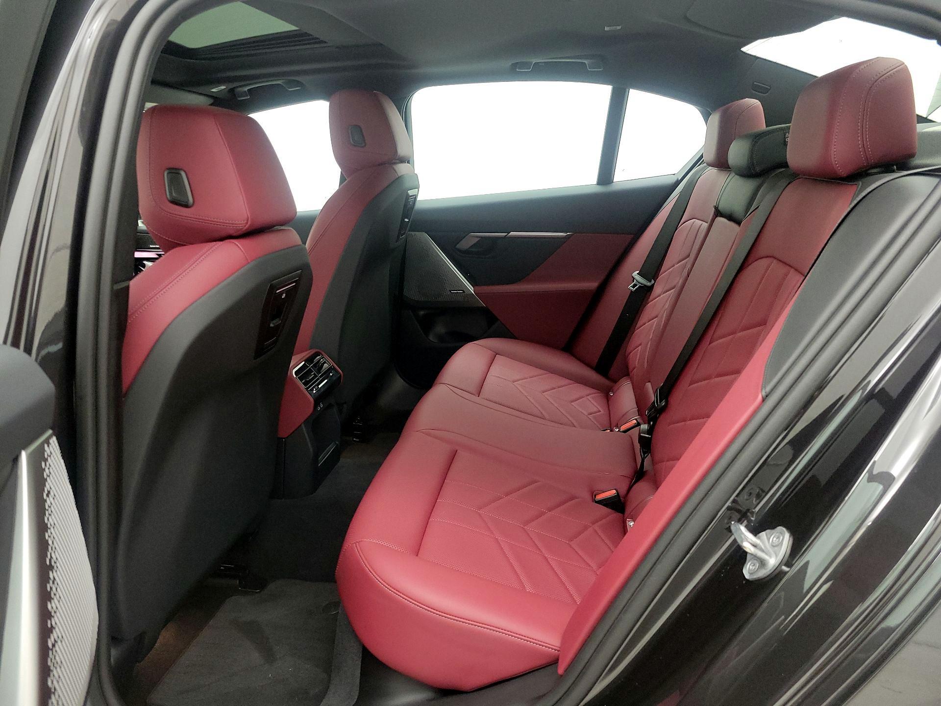 Thumbnail: 2025 BMW i5 - 19