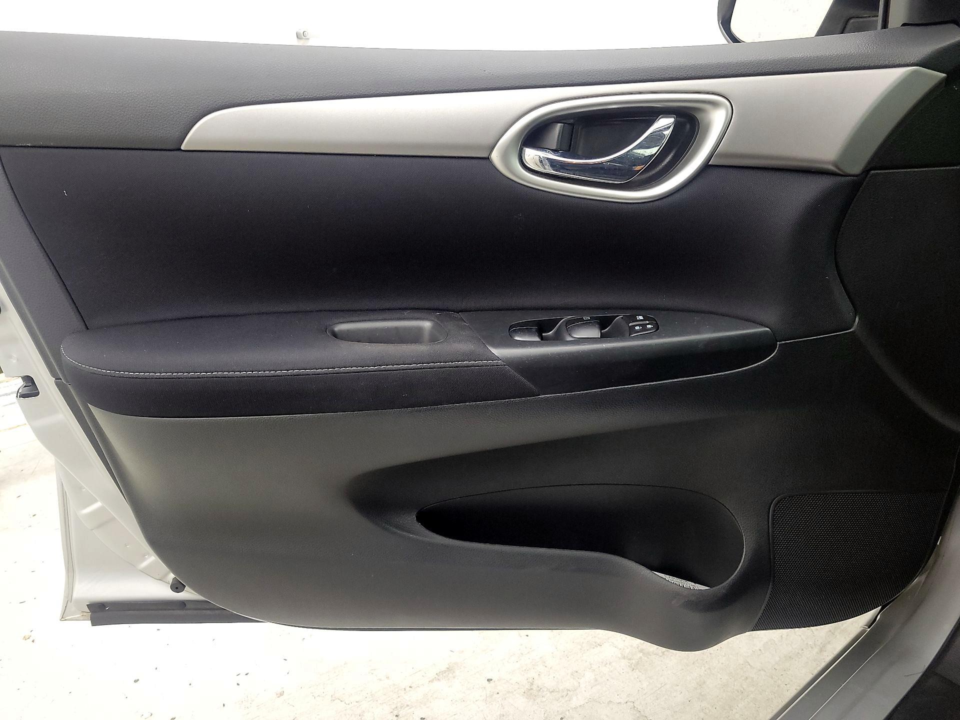 Thumbnail: 2014 Nissan Sentra - 12