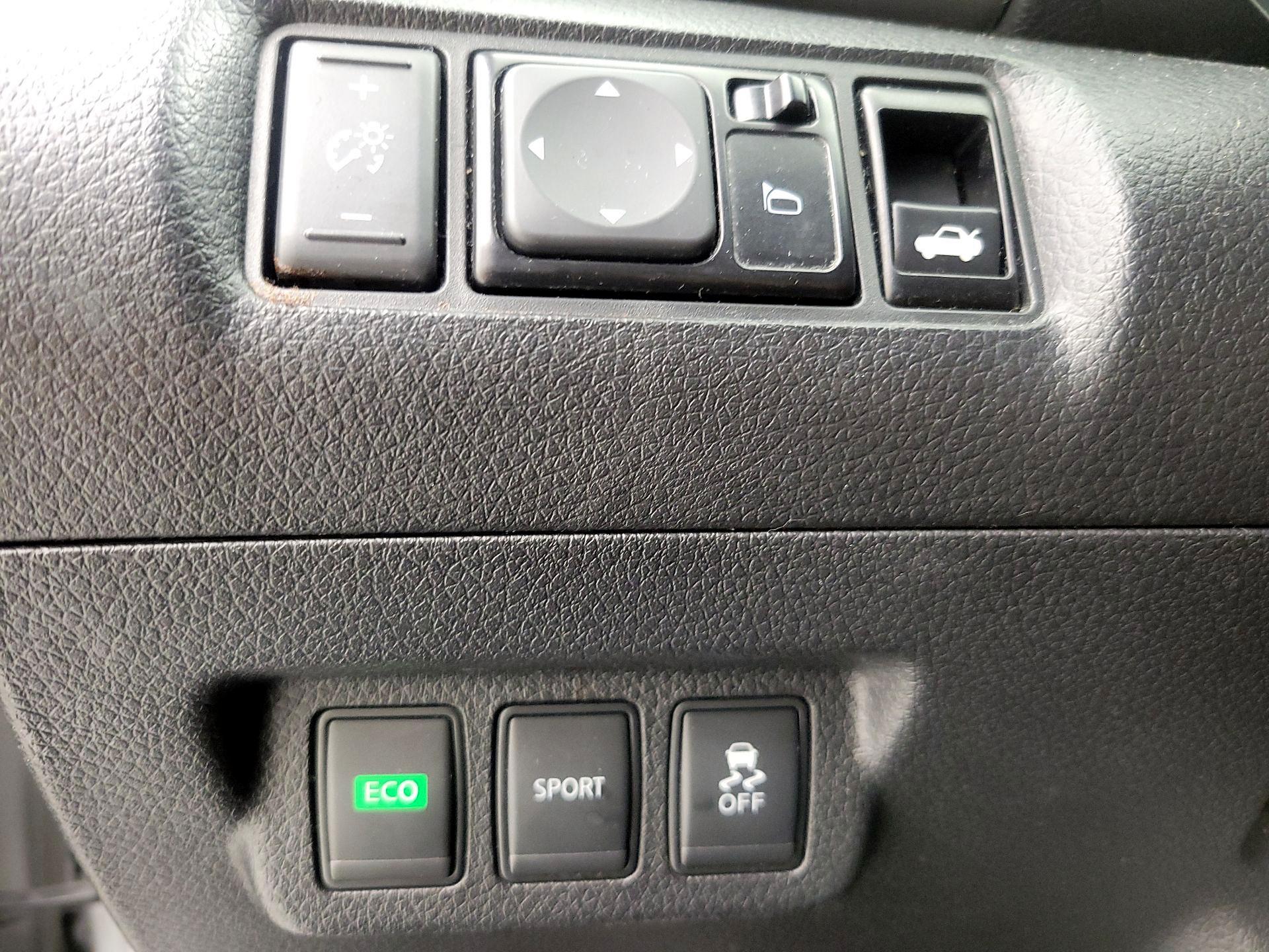 Thumbnail: 2014 Nissan Sentra - 13