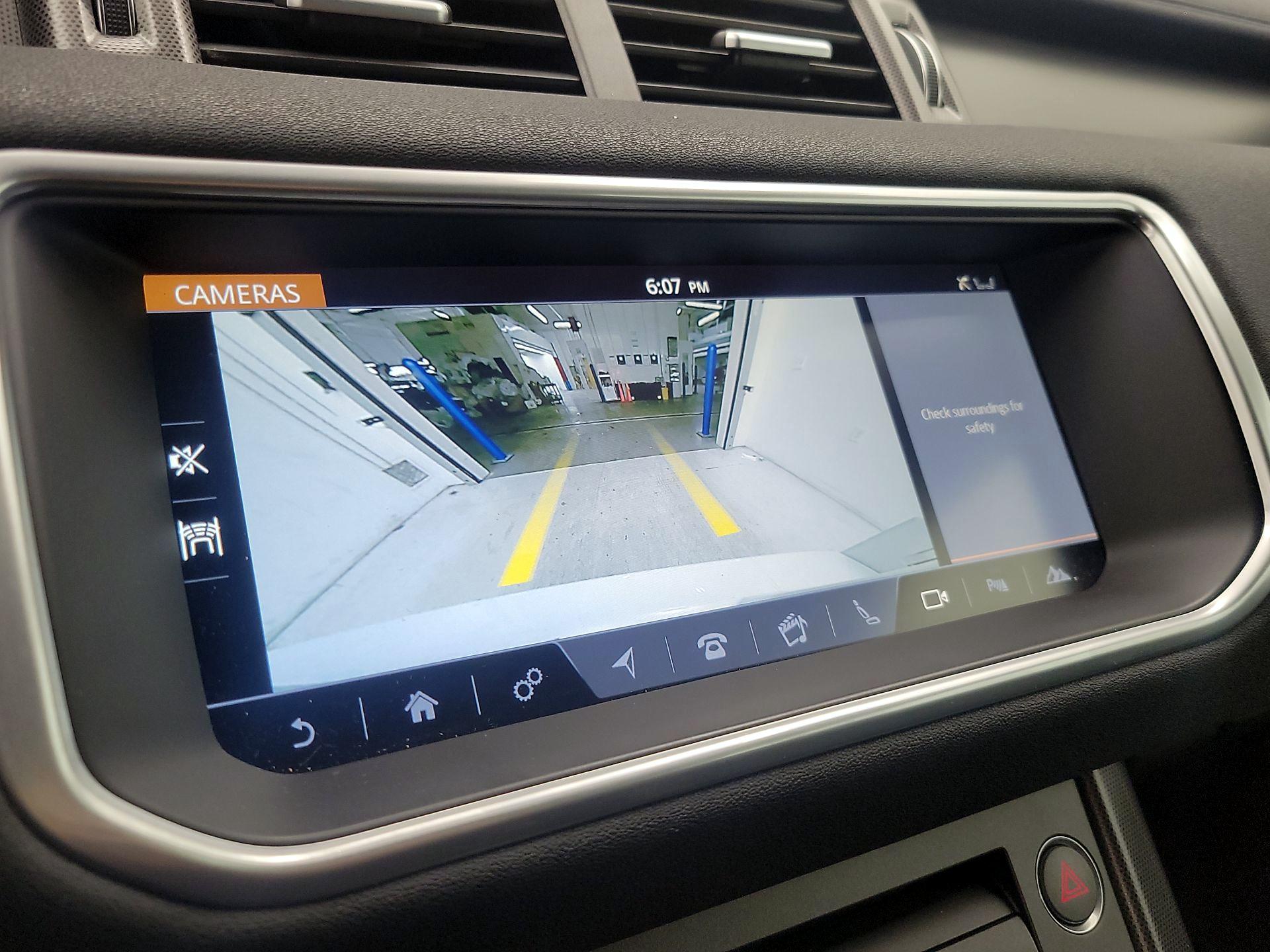 Thumbnail: 2018 Land Rover Range Rover Evoque - 15