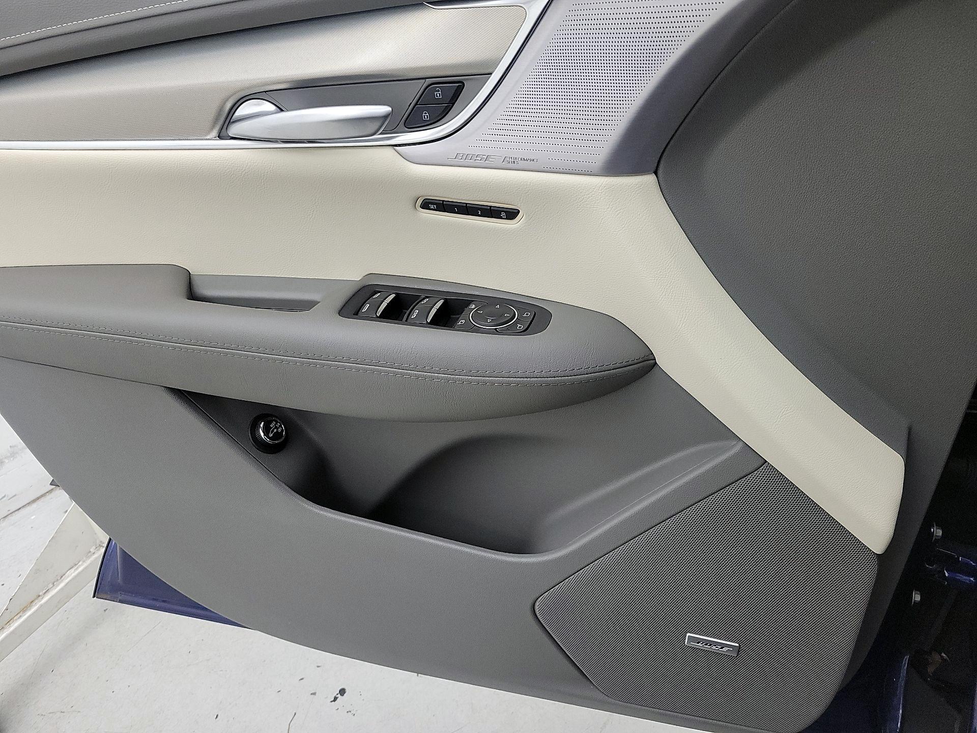 Thumbnail: 2024 Cadillac XT5 - 12