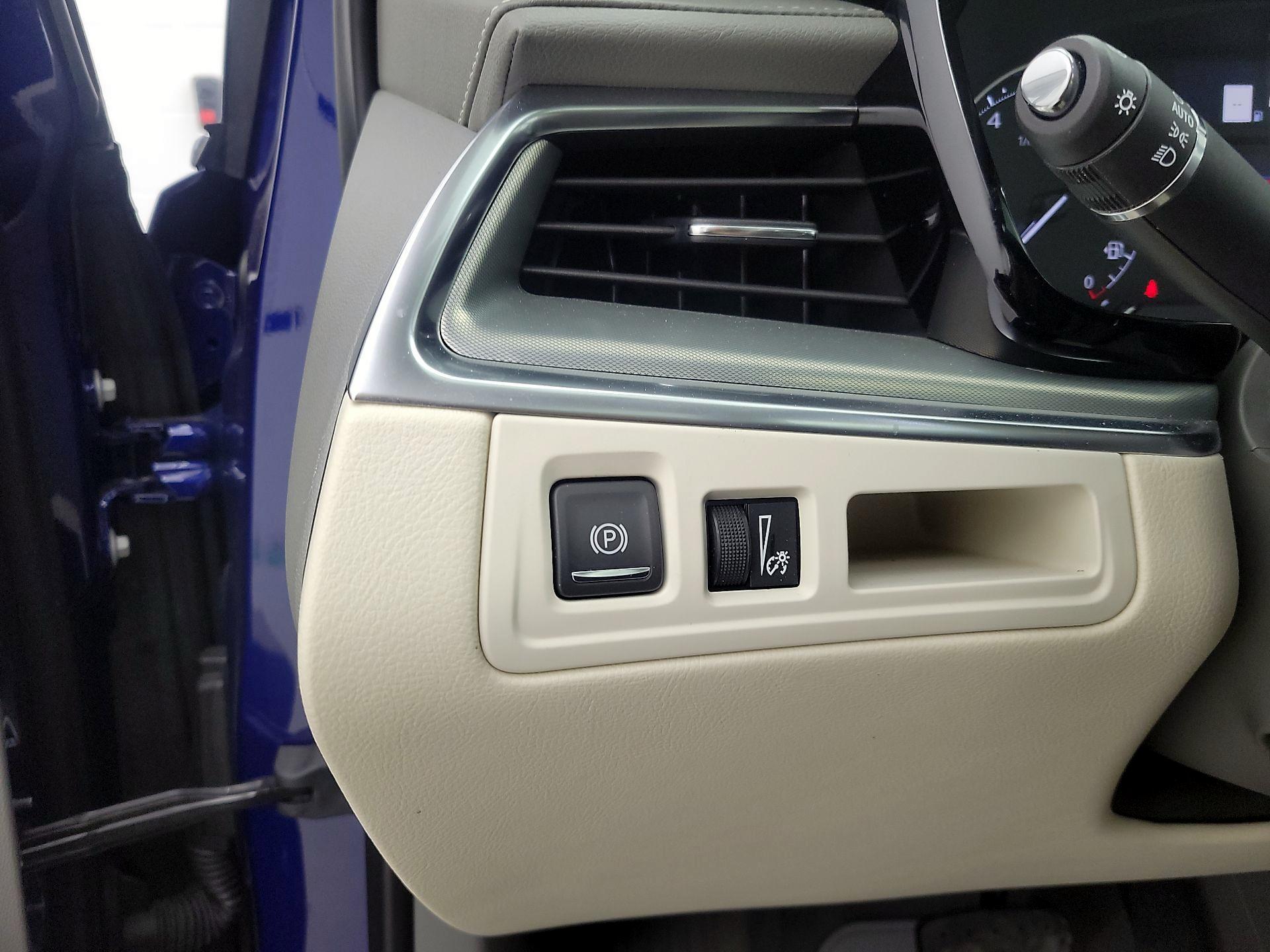 Thumbnail: 2024 Cadillac XT5 - 13