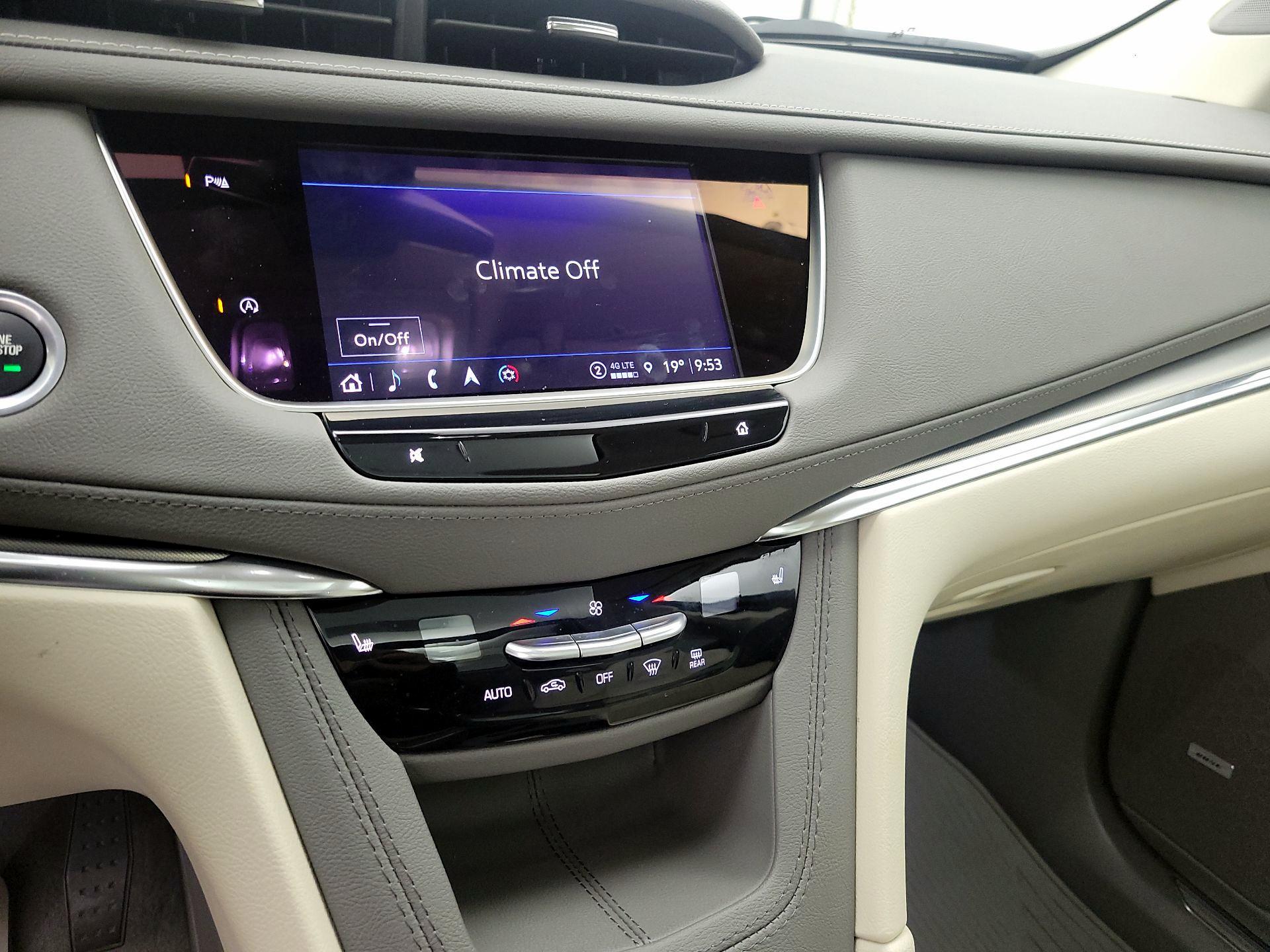 Thumbnail: 2024 Cadillac XT5 - 16