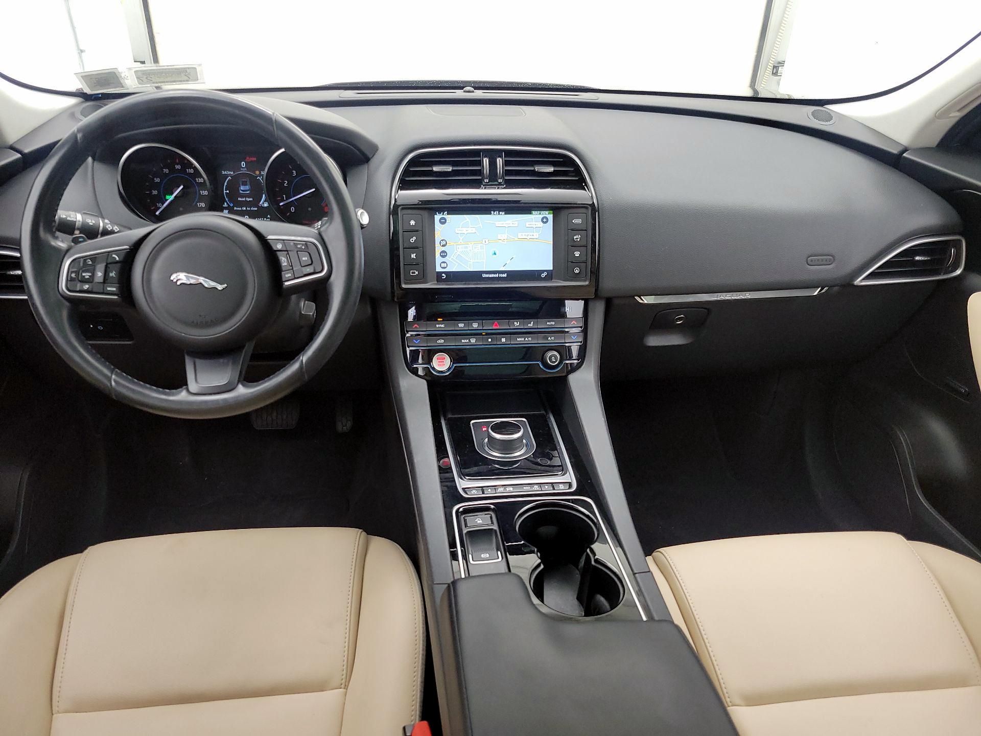 Thumbnail: 2017 Jaguar F-Pace - 9