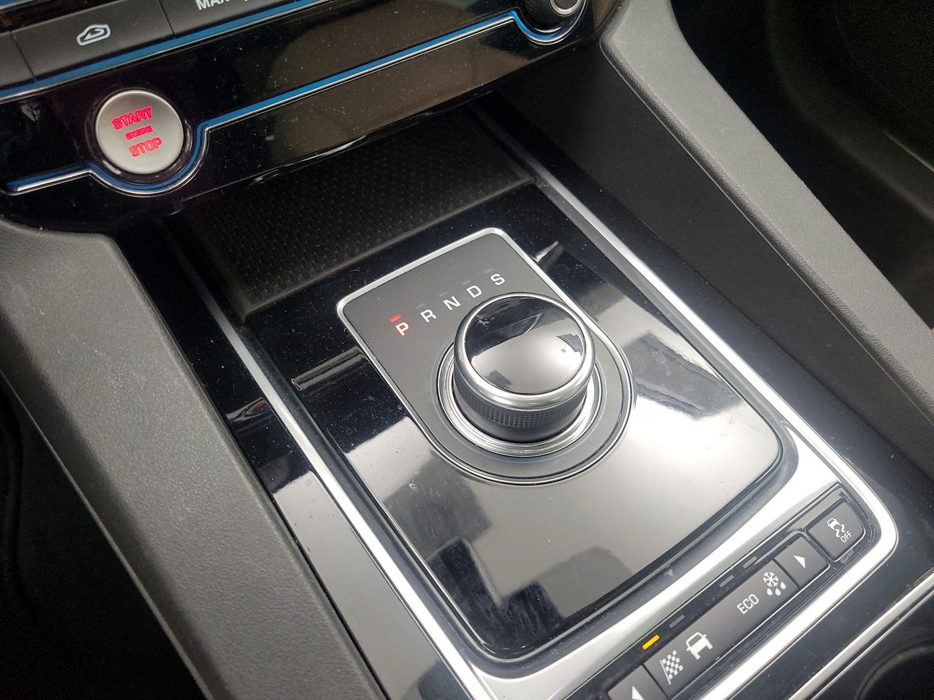 Thumbnail: 2017 Jaguar F-Pace - 18