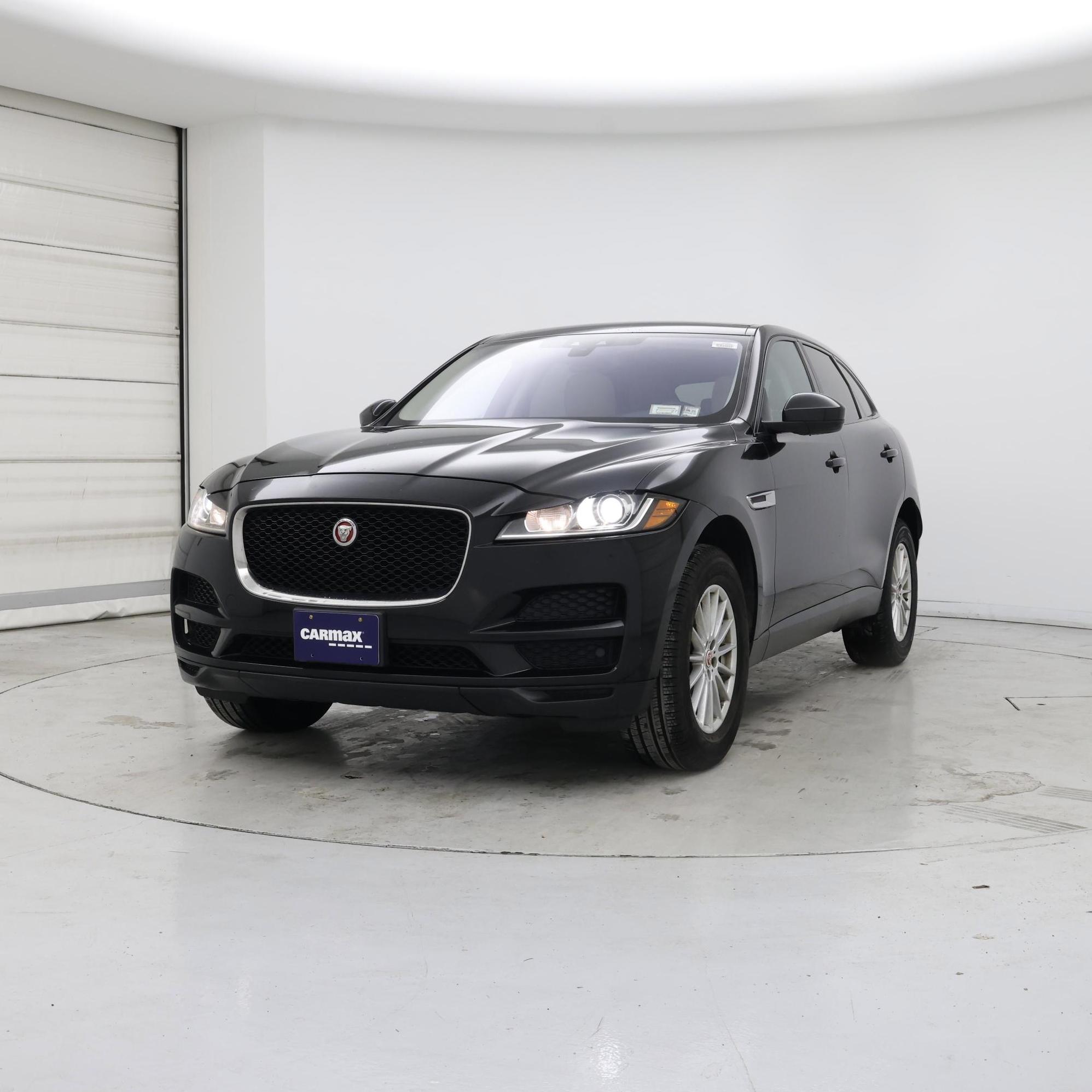 Thumbnail: 2017 Jaguar F-Pace - 4