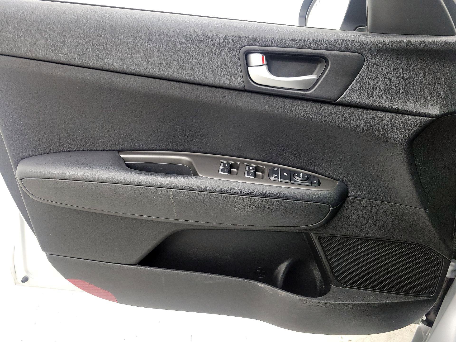 Thumbnail: 2019 Kia Optima - 12