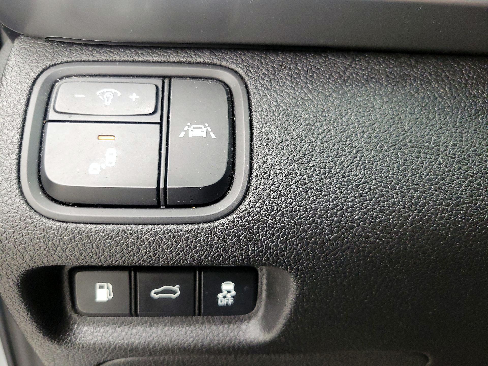 Thumbnail: 2019 Kia Optima - 13