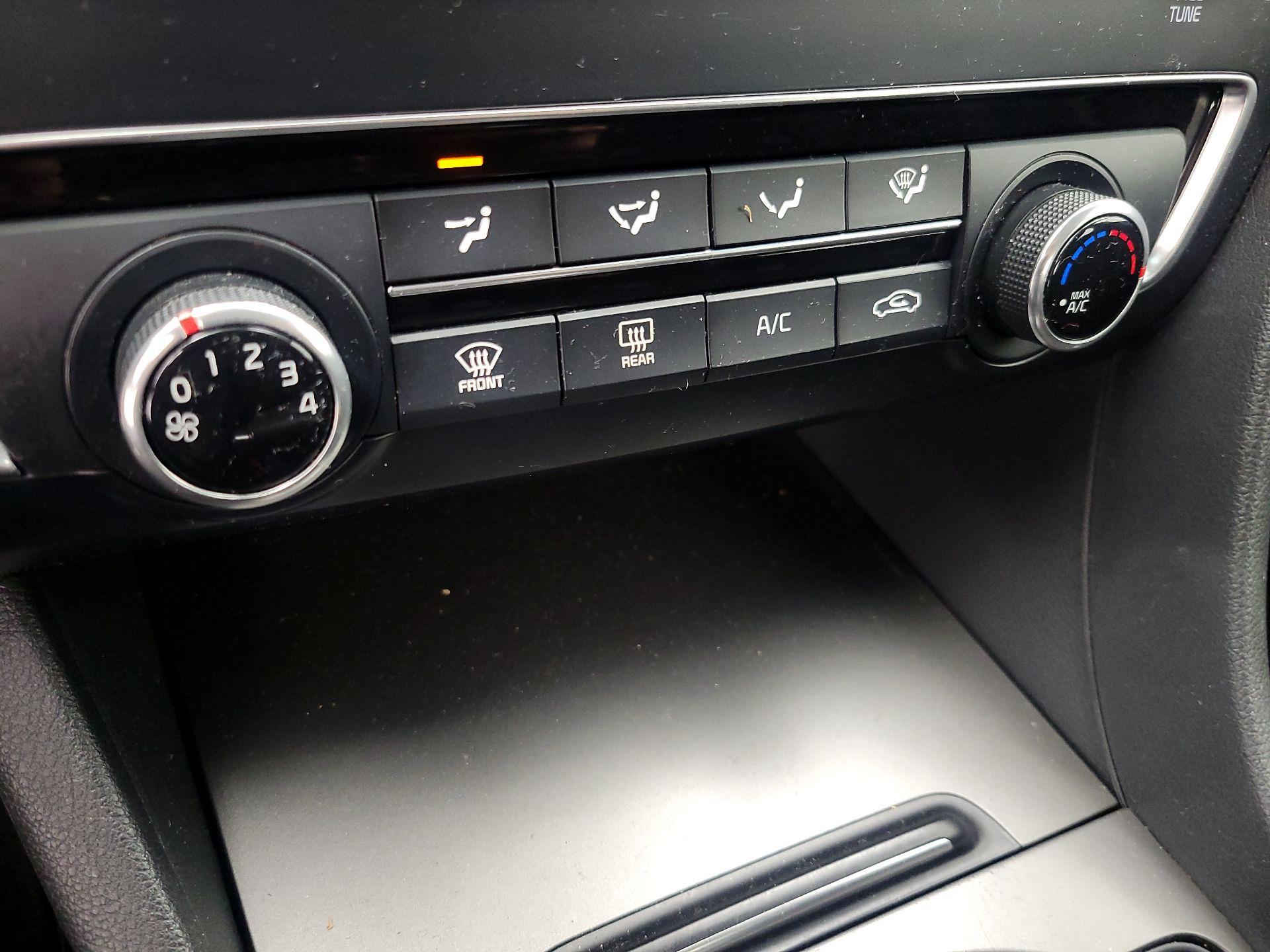 Thumbnail: 2019 Kia Optima - 16