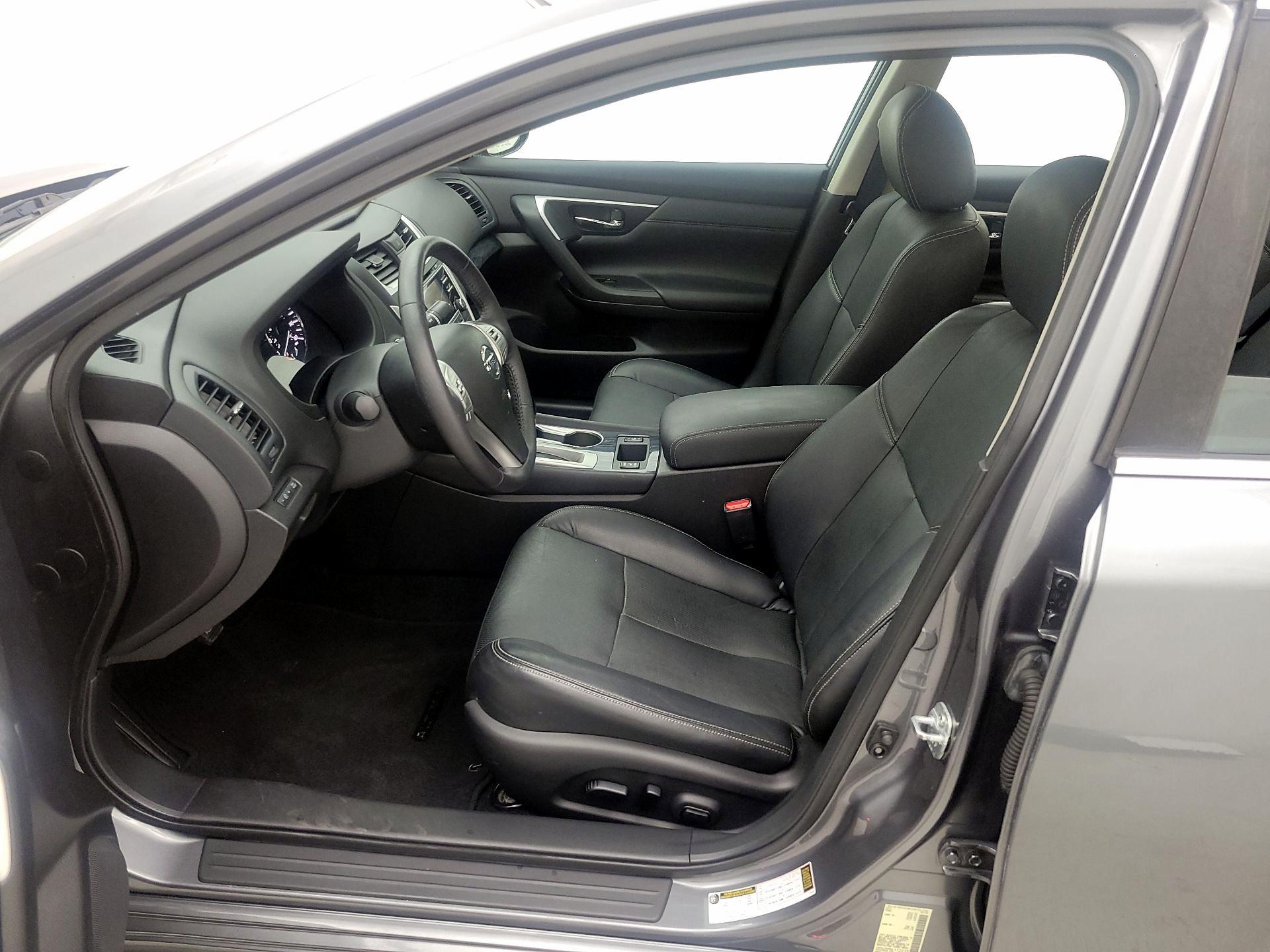 Thumbnail: 2016 Nissan Altima - 11