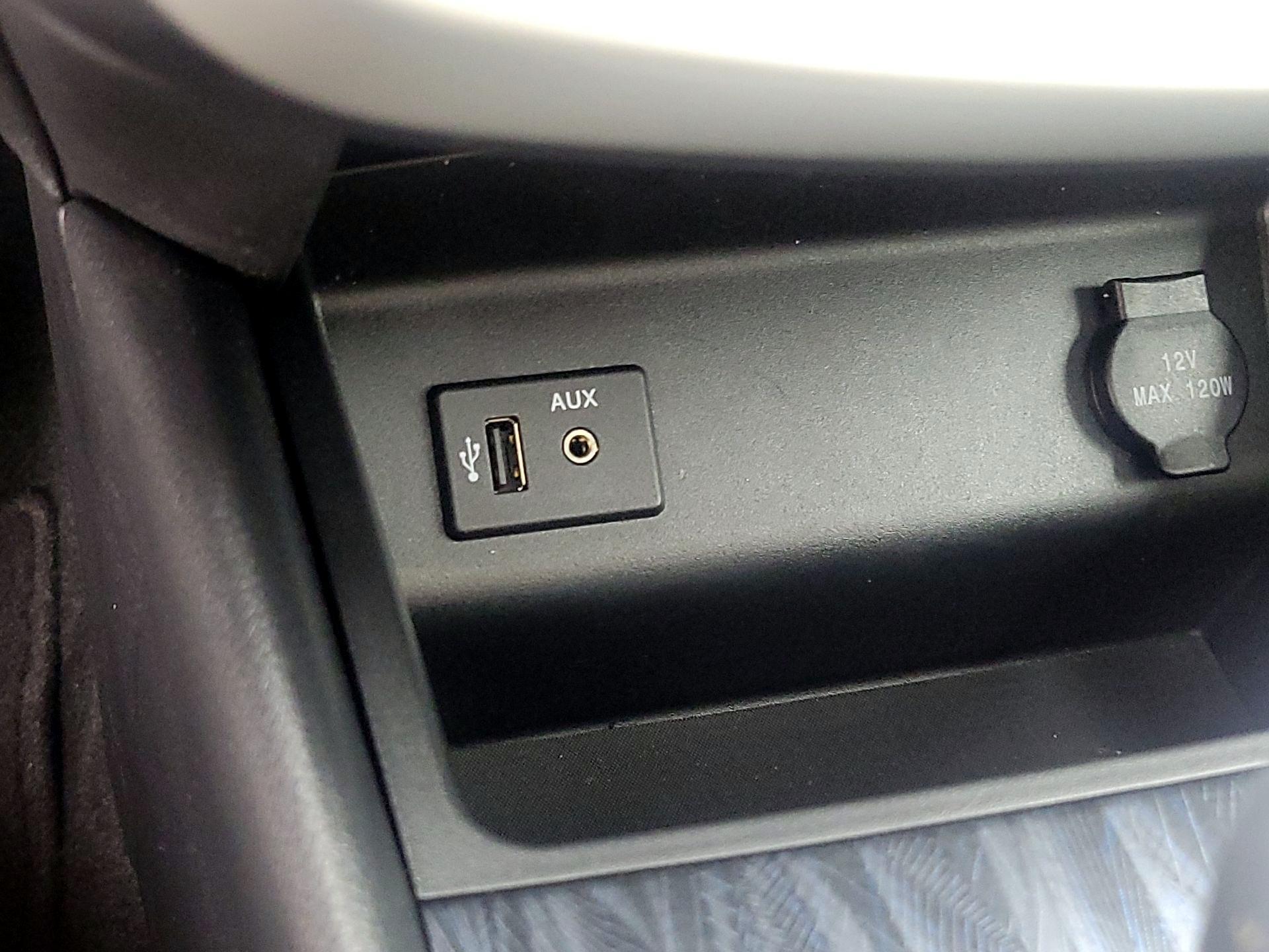 Thumbnail: 2016 Nissan Altima - 18