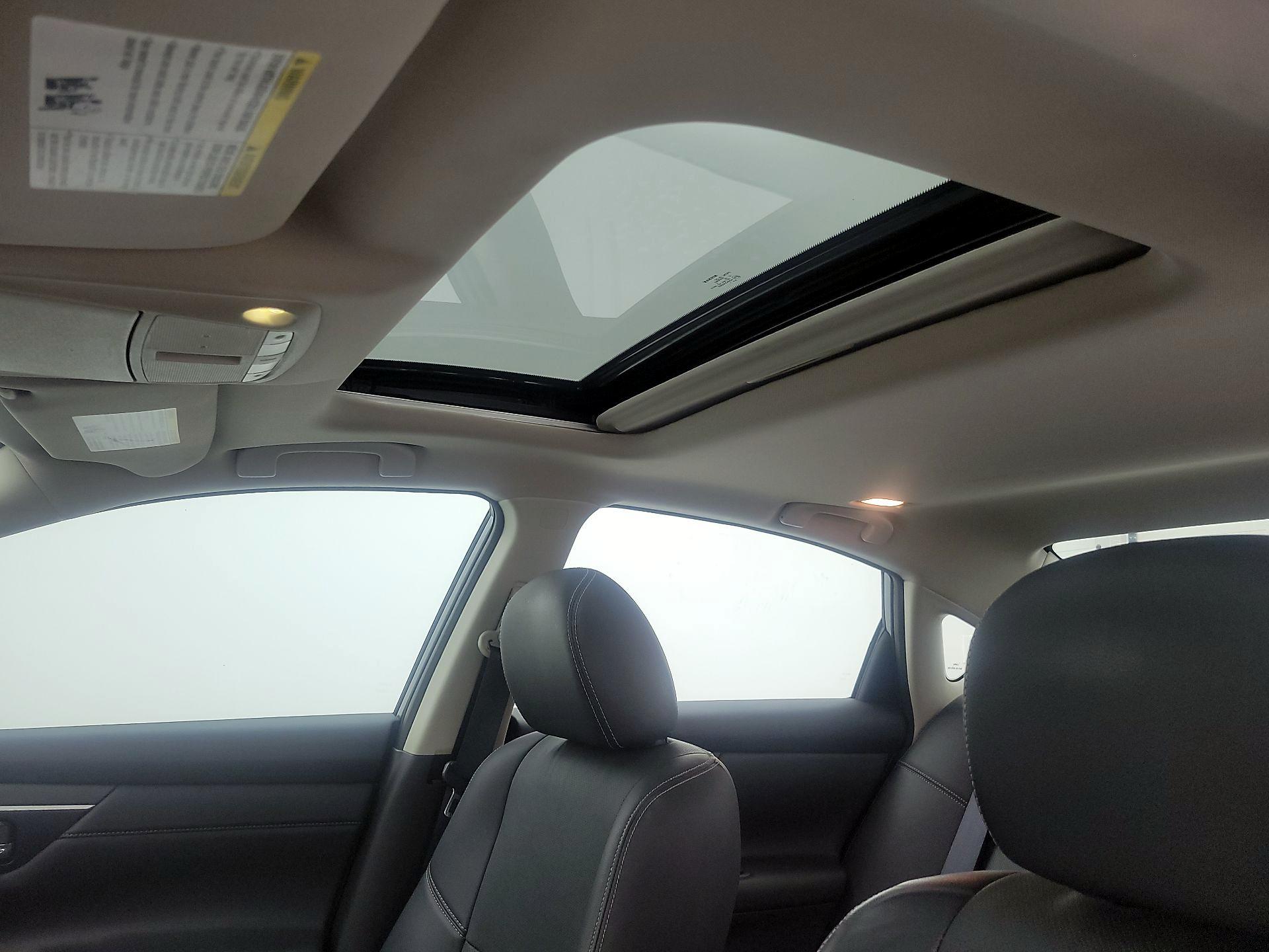 Thumbnail: 2016 Nissan Altima - 19