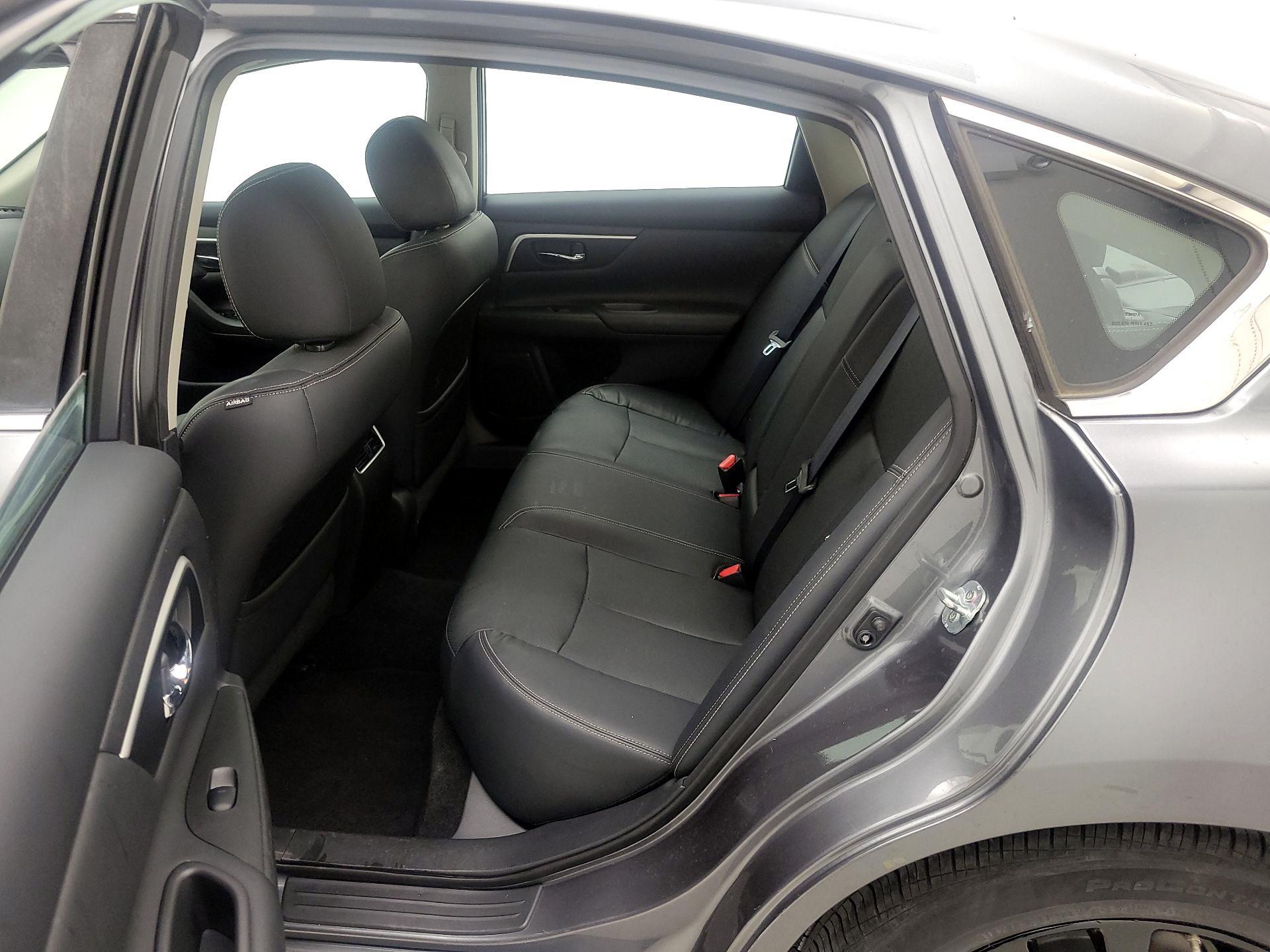 Thumbnail: 2016 Nissan Altima - 20