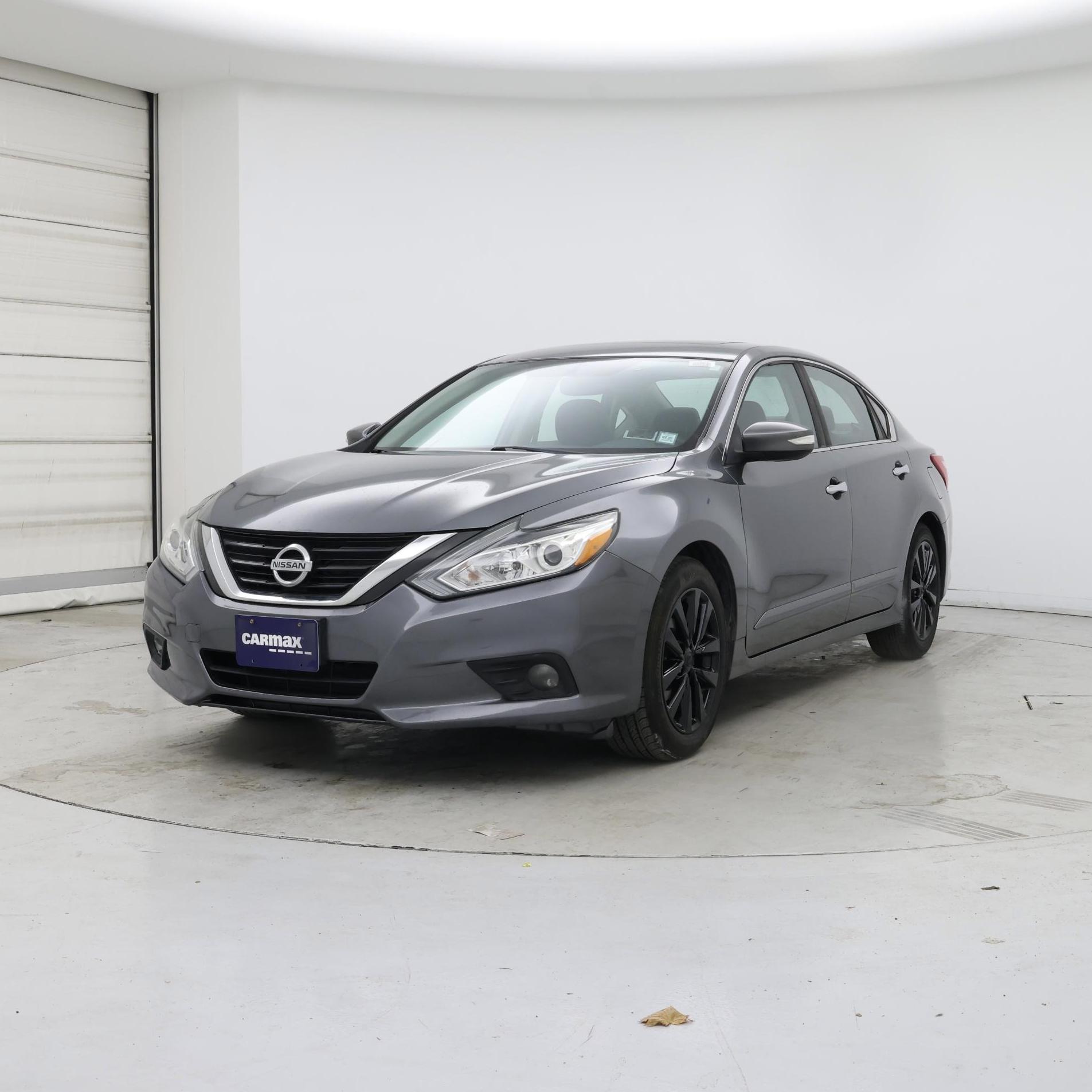 Thumbnail: 2016 Nissan Altima - 4
