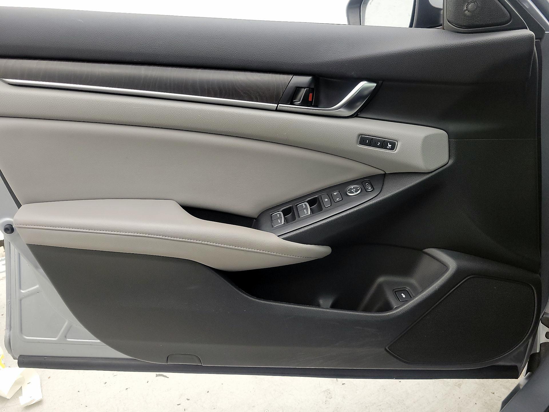 Thumbnail: 2018 Honda Accord - 12