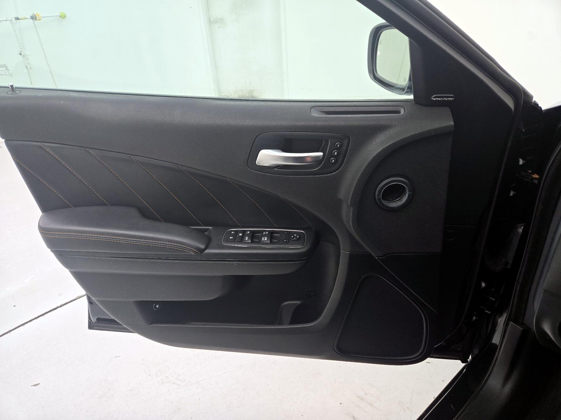 Thumbnail: 2018 Dodge Charger - 12