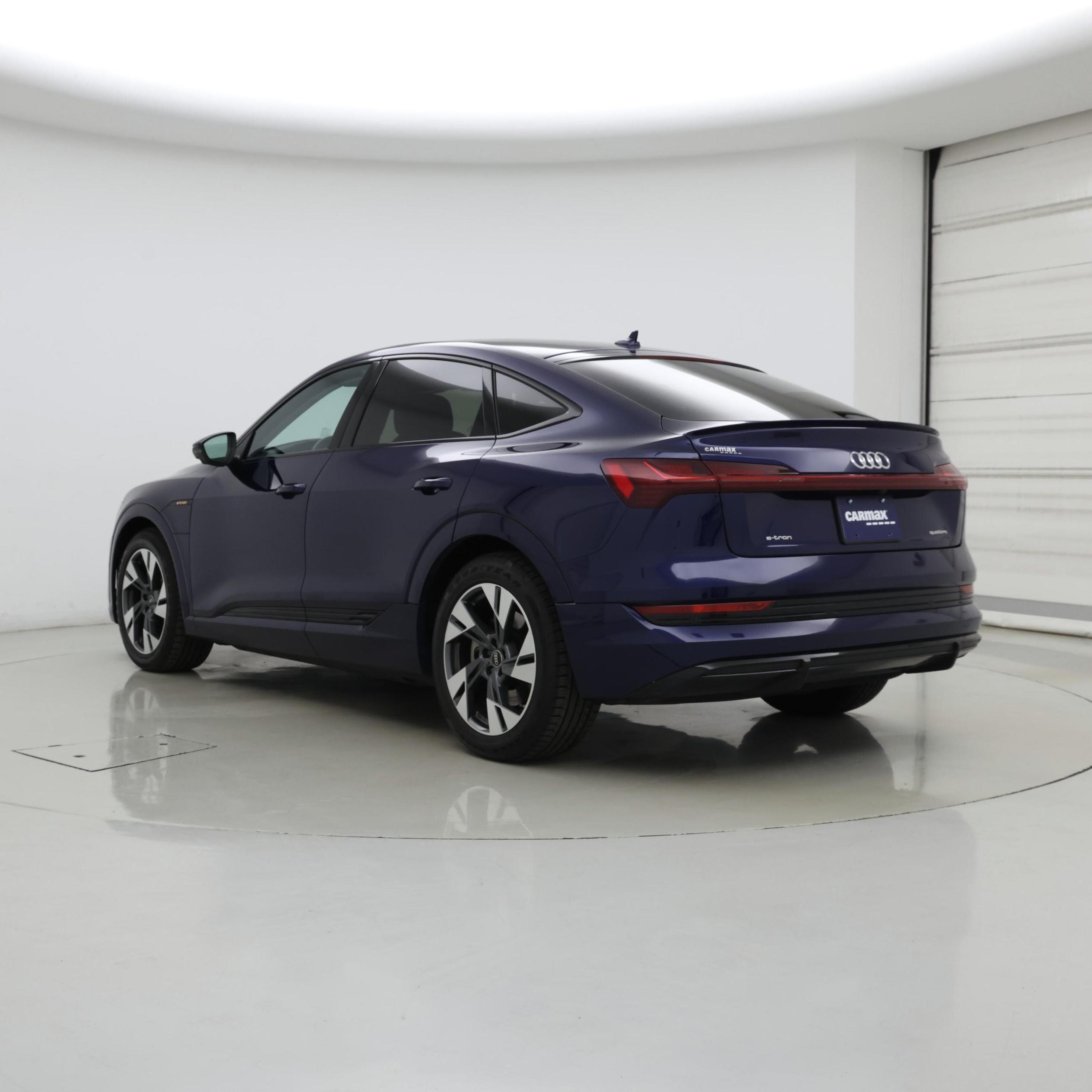 Thumbnail: 2022 Audi e-tron S - 2