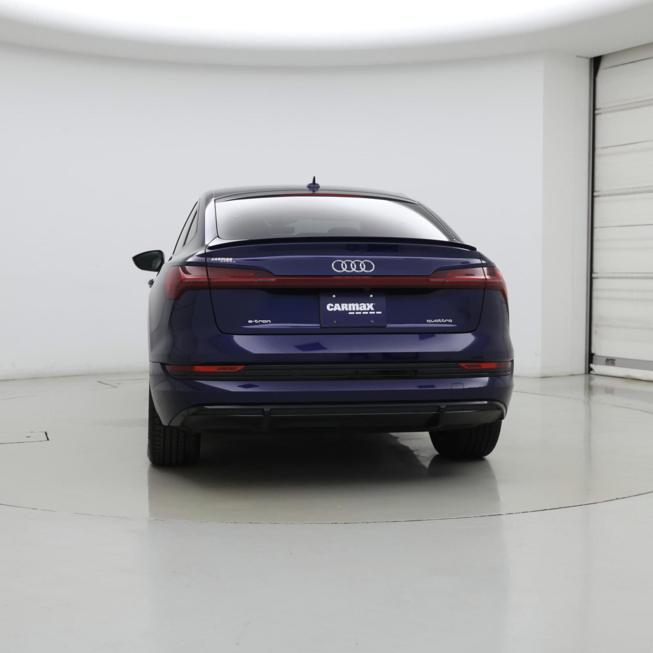 Thumbnail: 2022 Audi e-tron S - 6