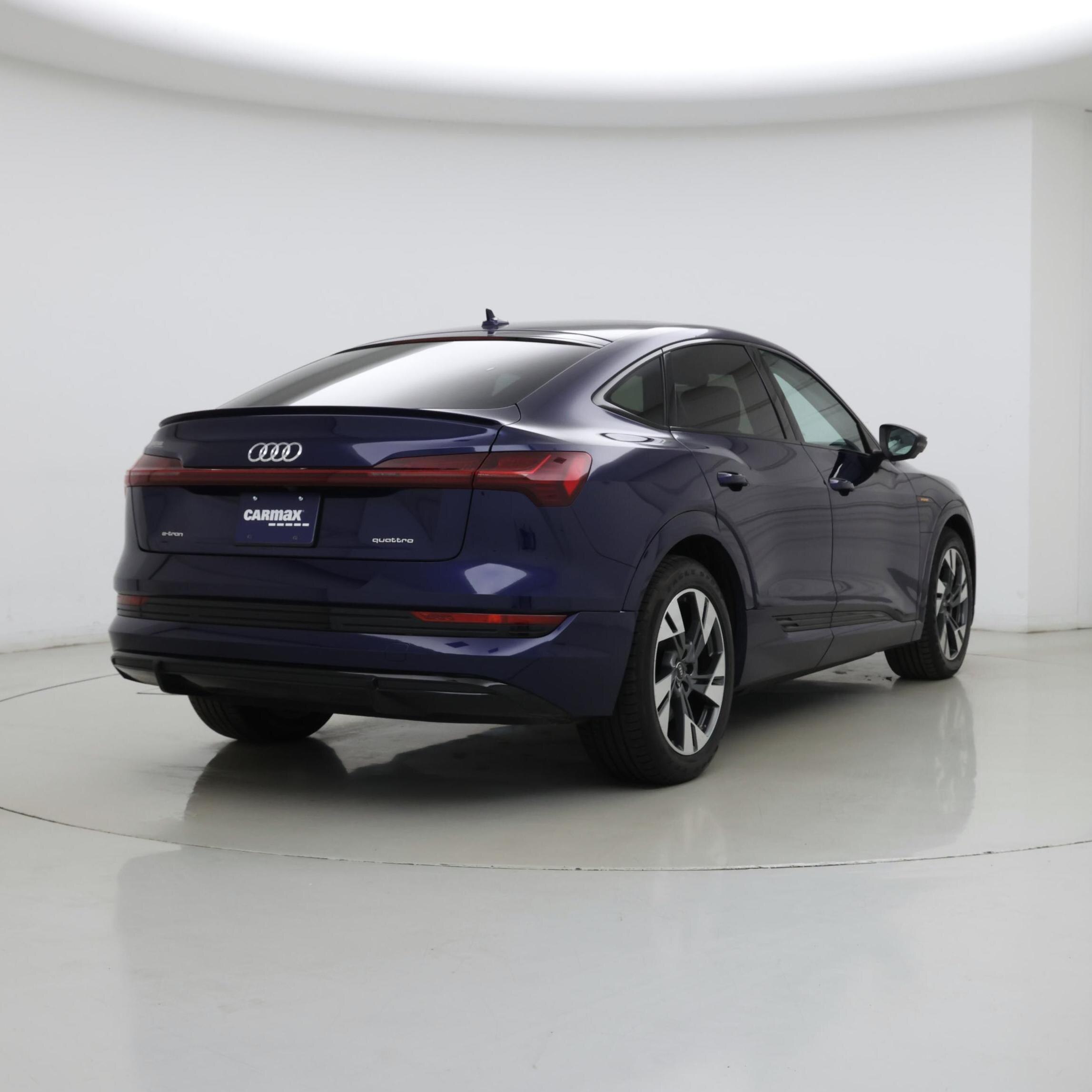 Thumbnail: 2022 Audi e-tron S - 8