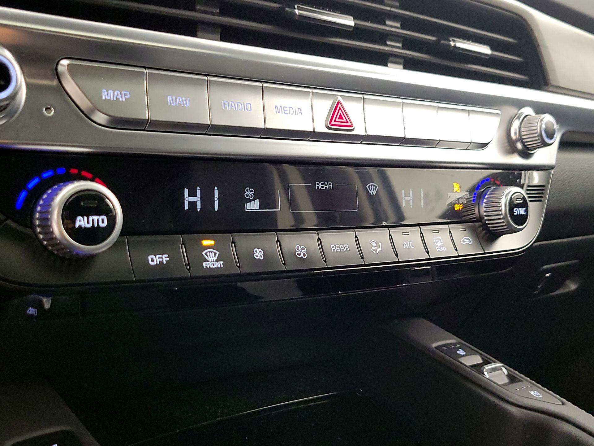 Thumbnail: 2022 Kia Telluride - 17