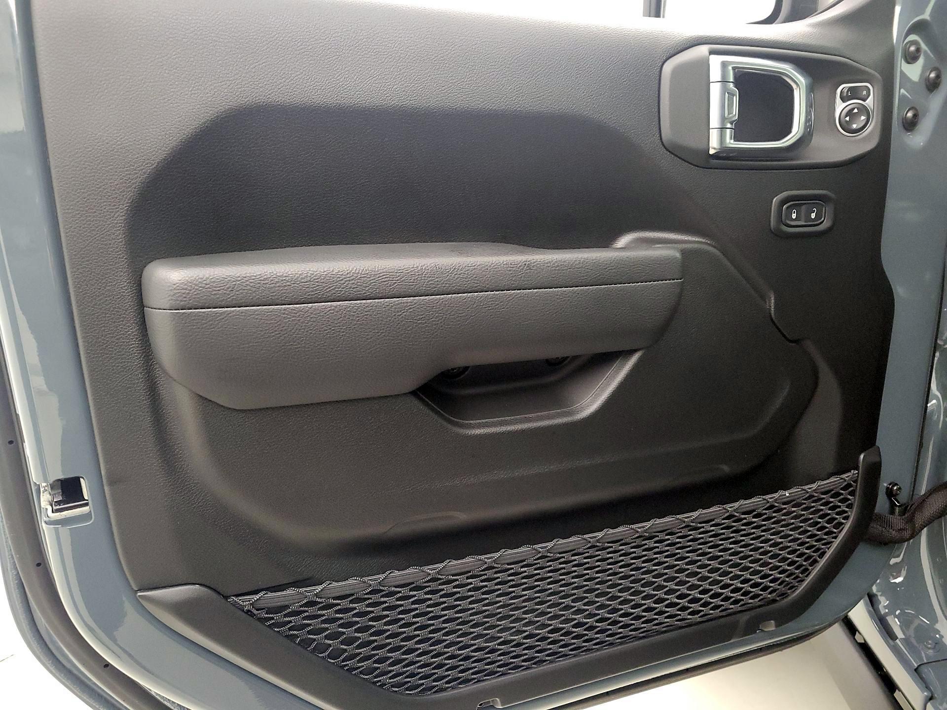 Thumbnail: 2025 Jeep Wrangler - 12