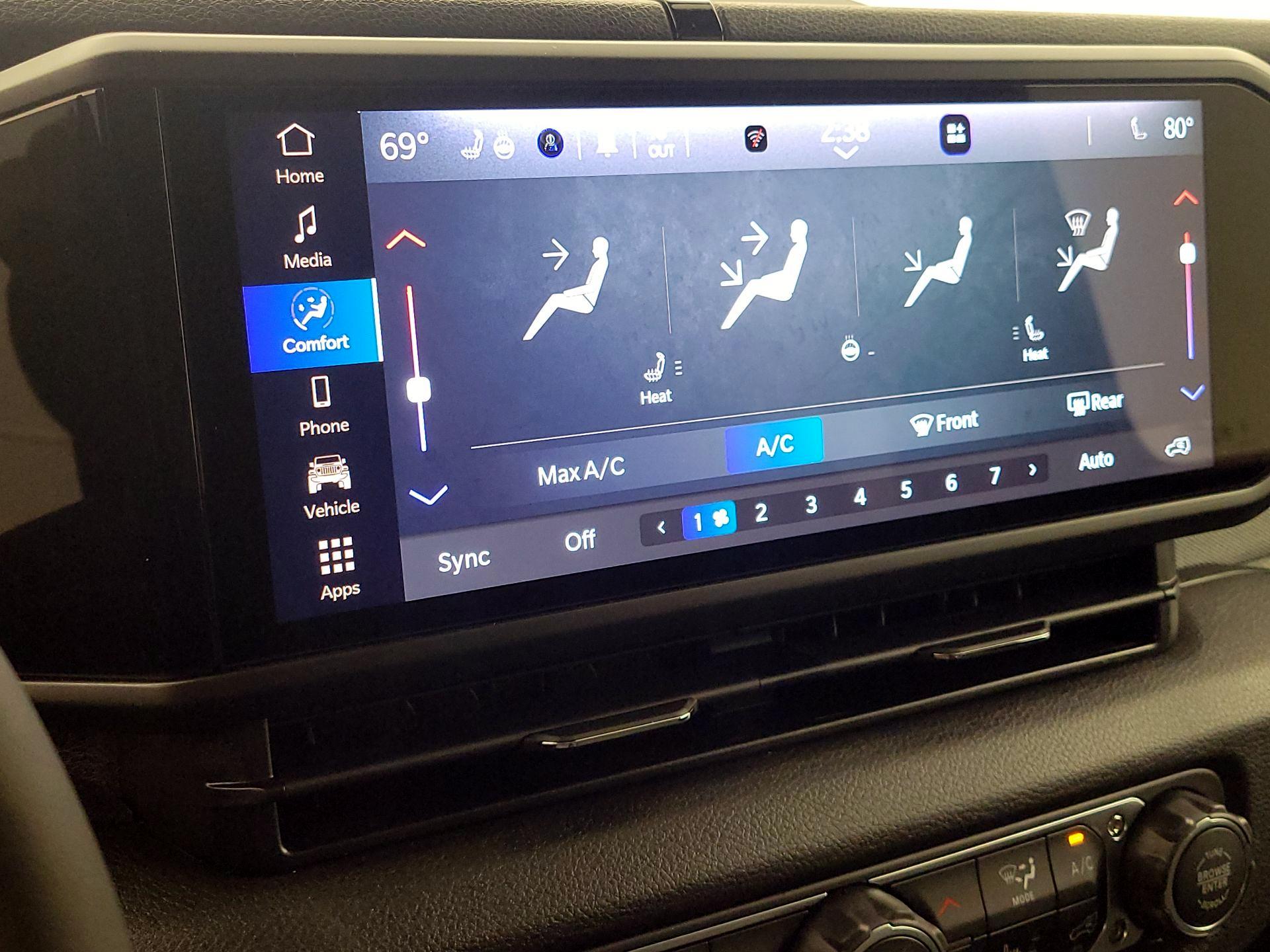 Thumbnail: 2025 Jeep Wrangler - 16