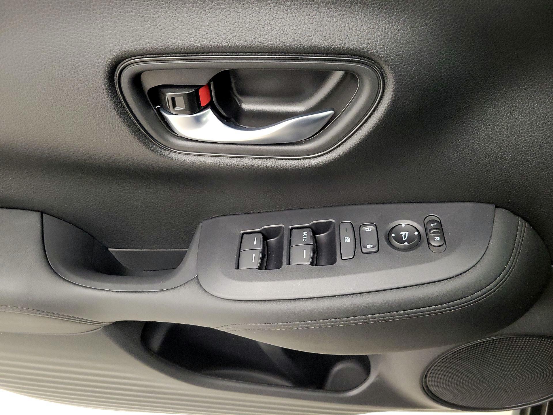 Thumbnail: 2025 Honda HR-V - 12