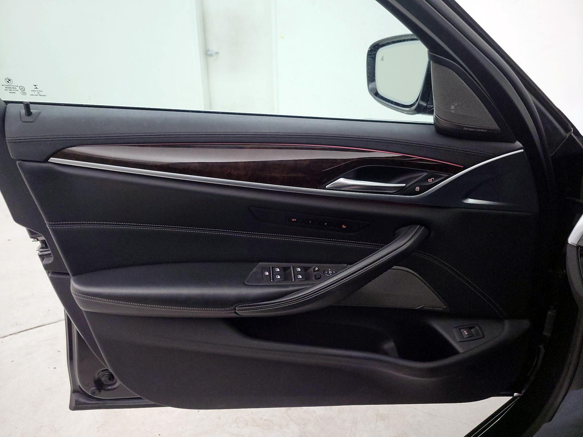 Thumbnail: 2017 BMW 5 Series - 12