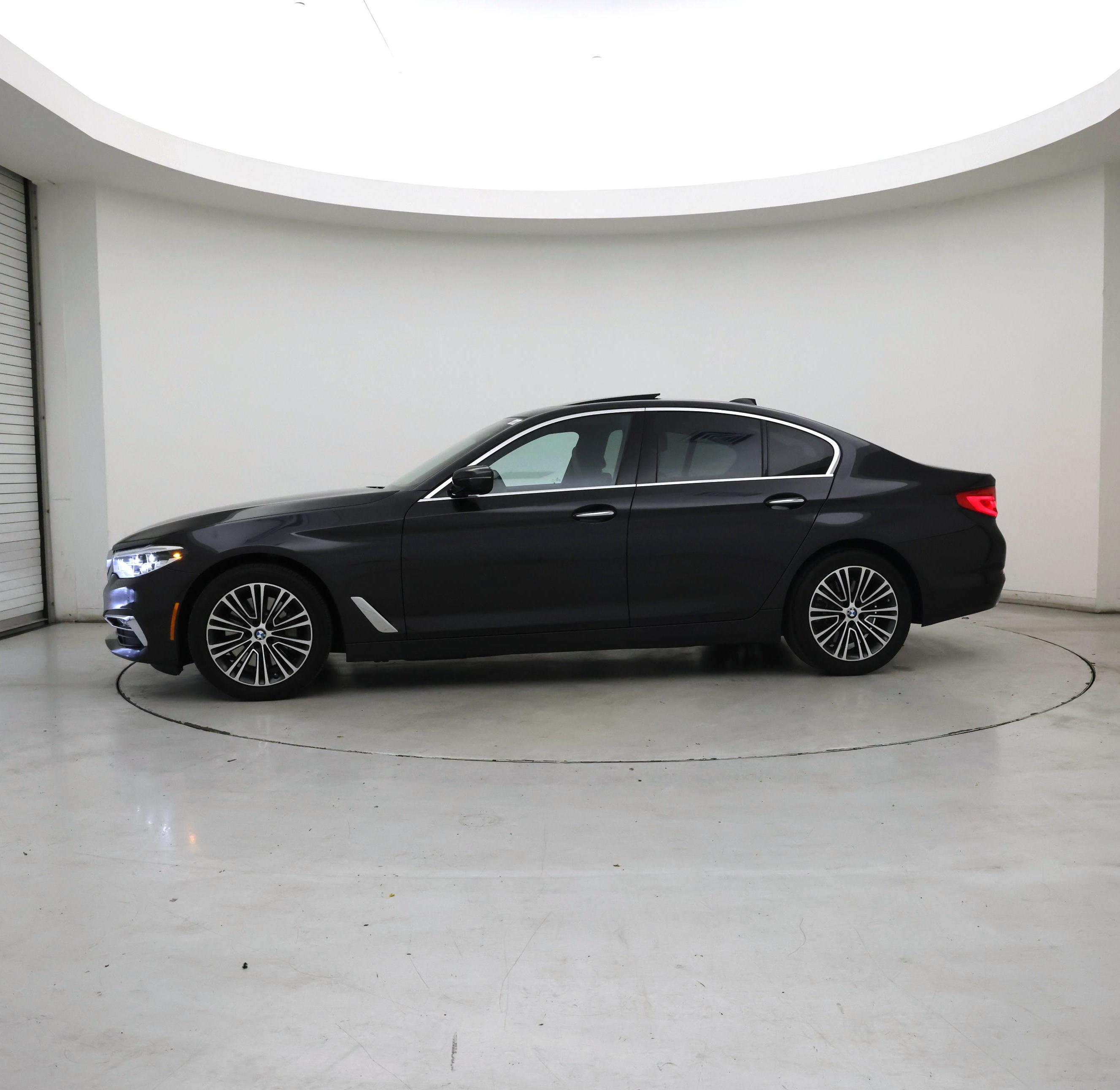 Thumbnail: 2017 BMW 5 Series - 3