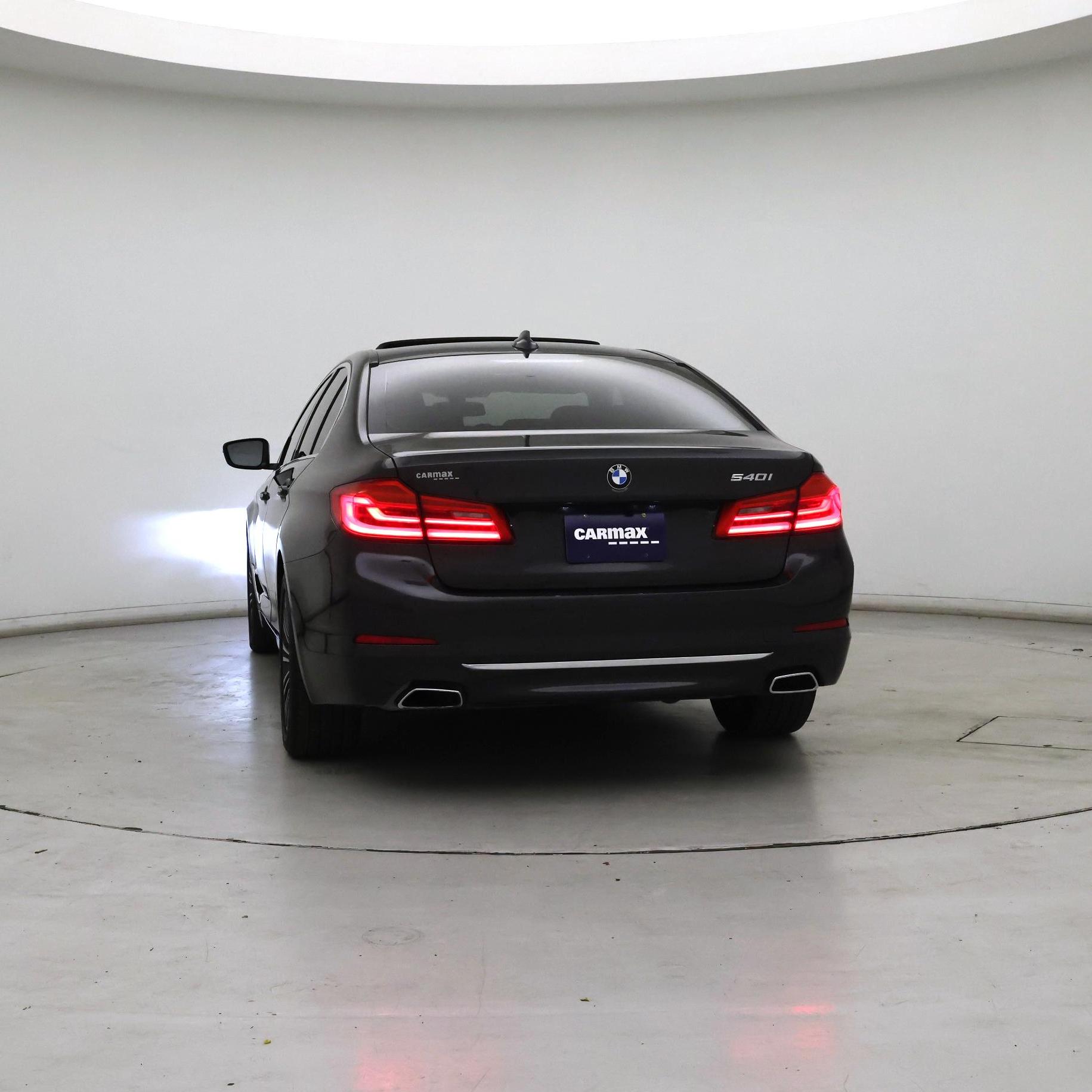 Thumbnail: 2017 BMW 5 Series - 6