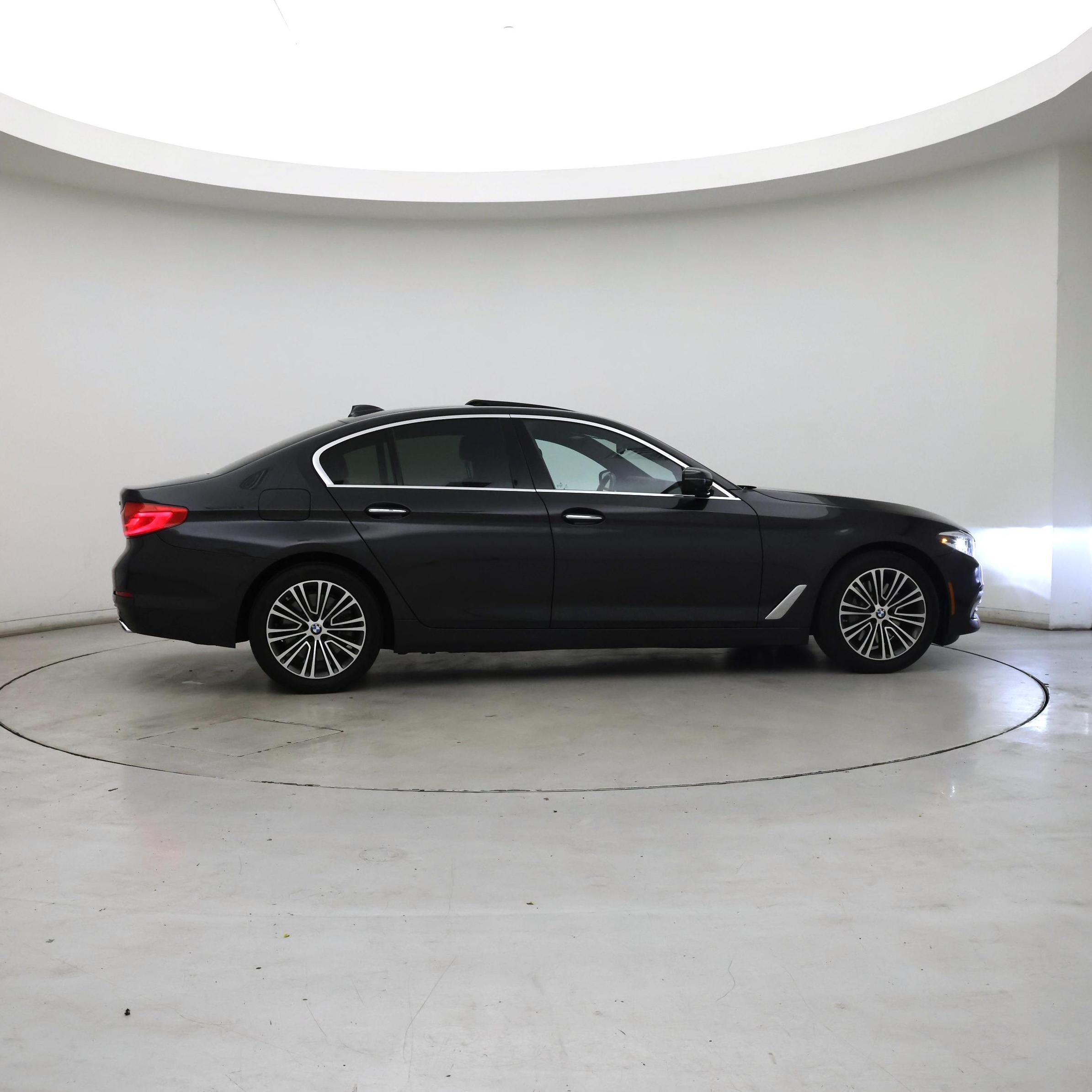 Thumbnail: 2017 BMW 5 Series - 7