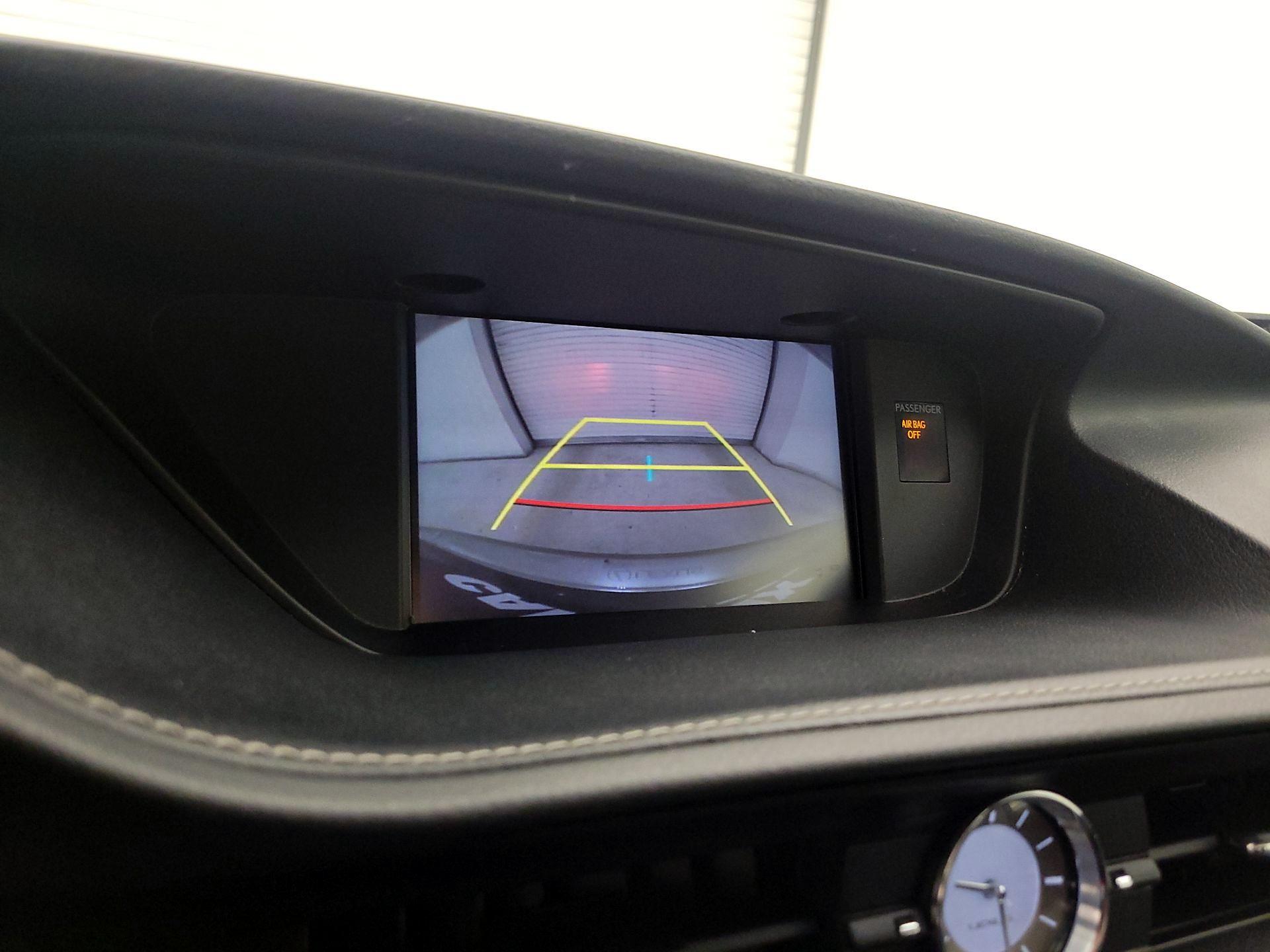 Thumbnail: 2018 Lexus ES - 14