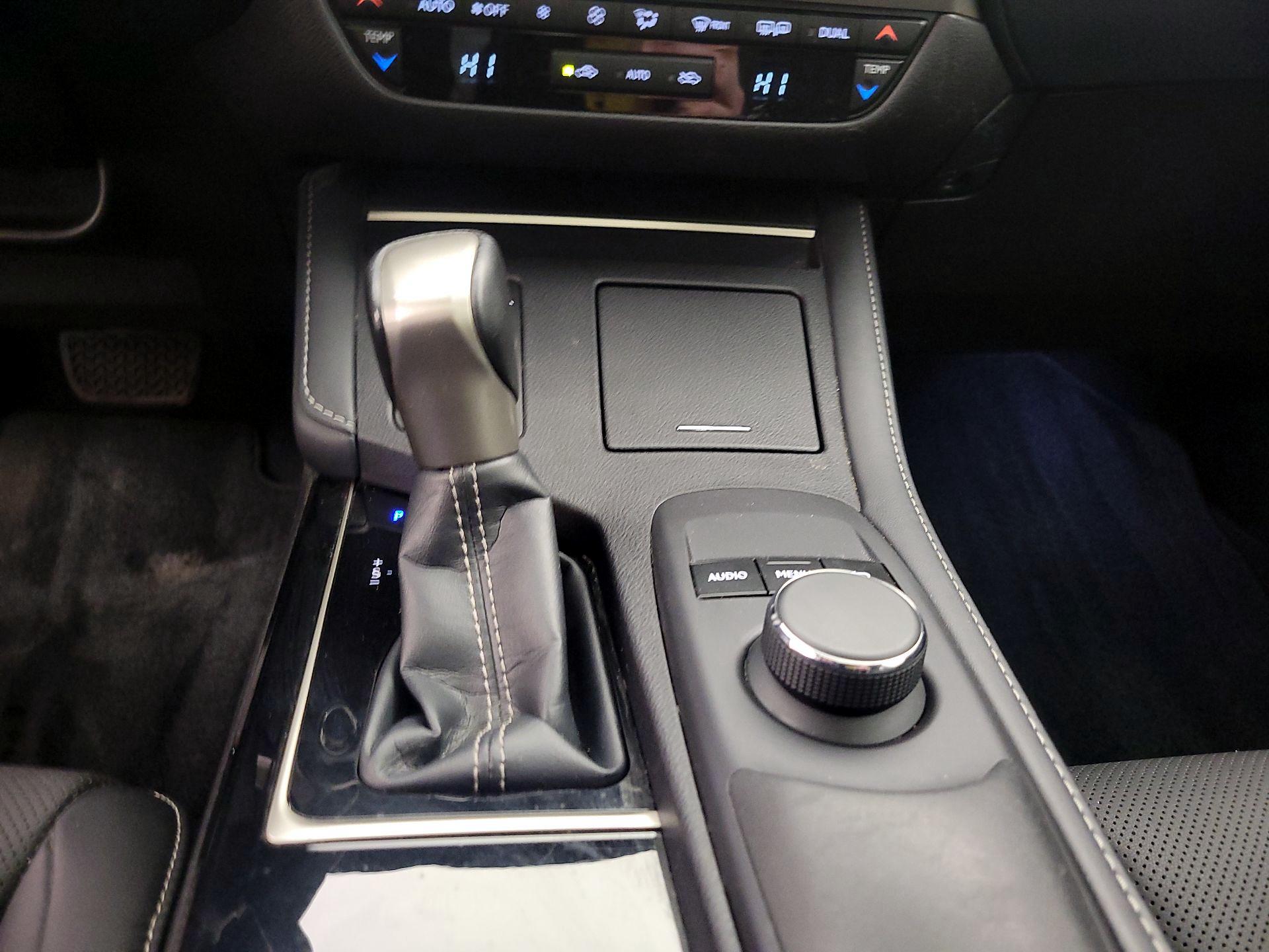 Thumbnail: 2018 Lexus ES - 17