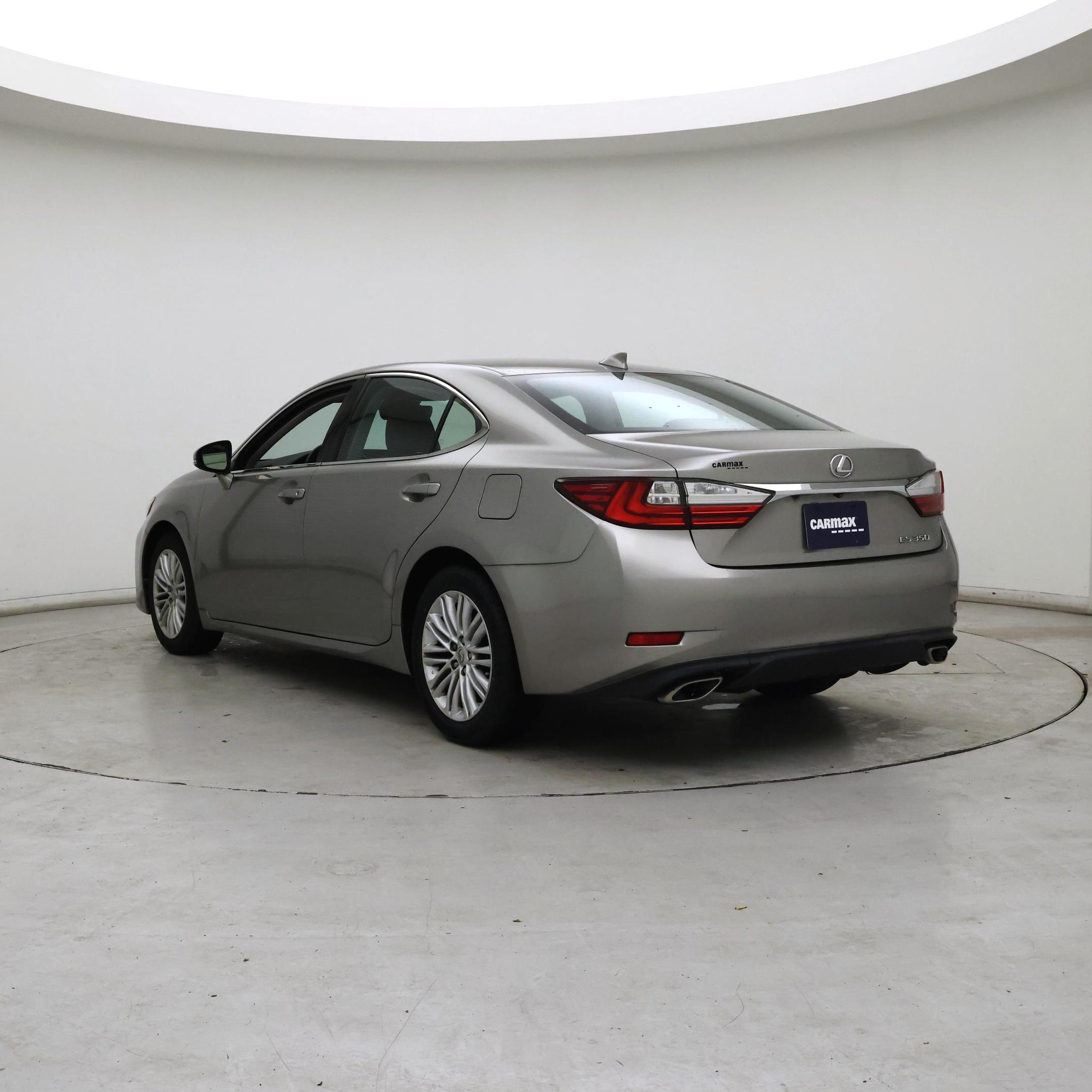 Thumbnail: 2018 Lexus ES - 2