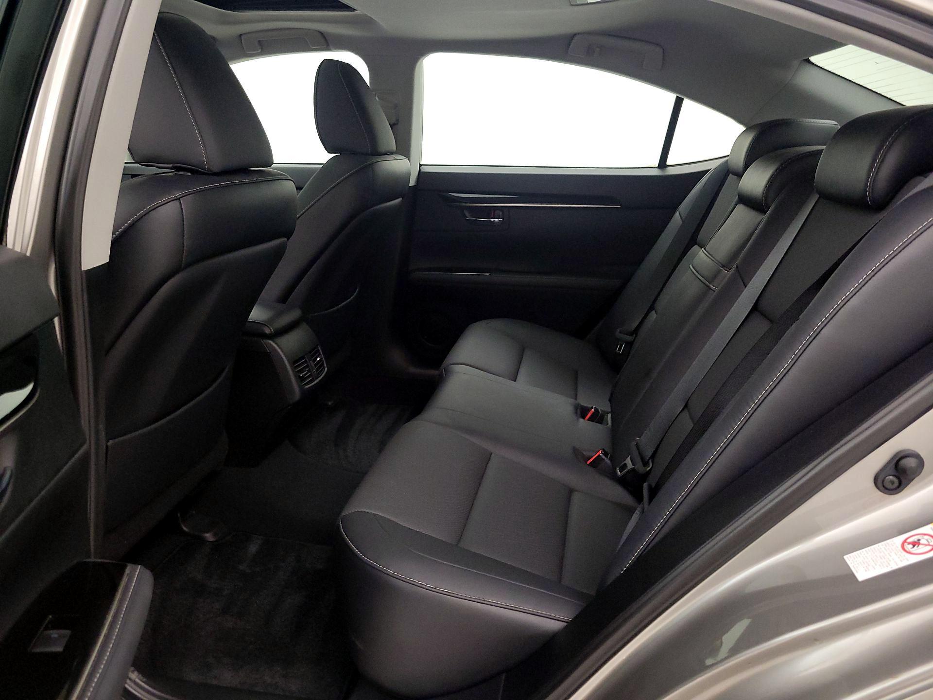 Thumbnail: 2018 Lexus ES - 20