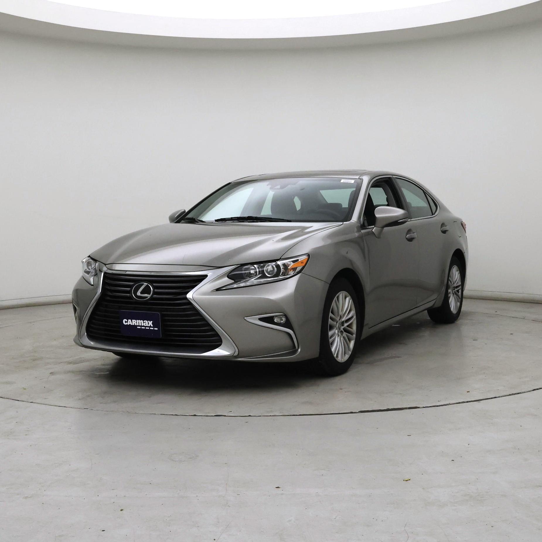 Thumbnail: 2018 Lexus ES - 4