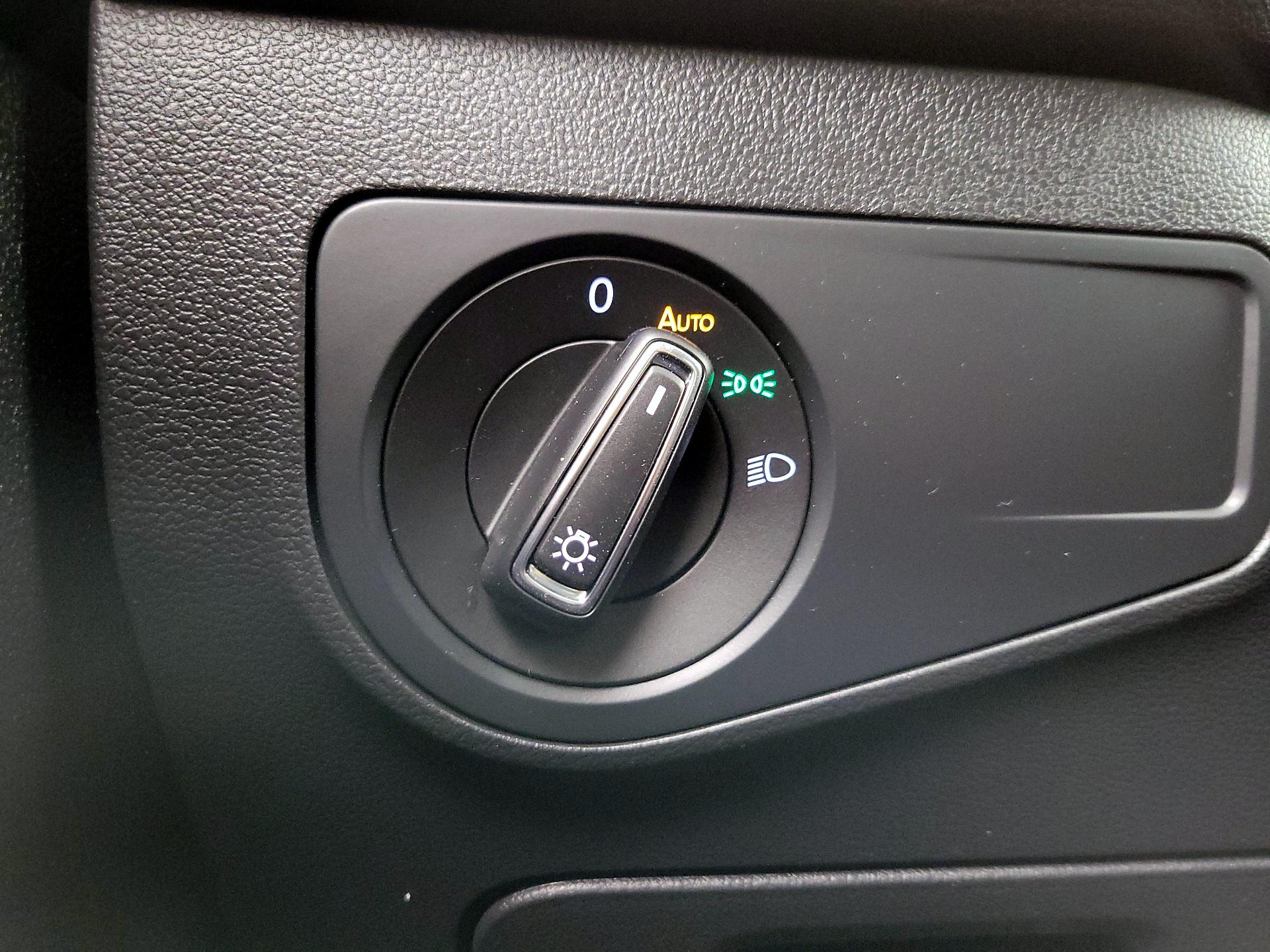 Thumbnail: 2023 Volkswagen Tiguan - 13