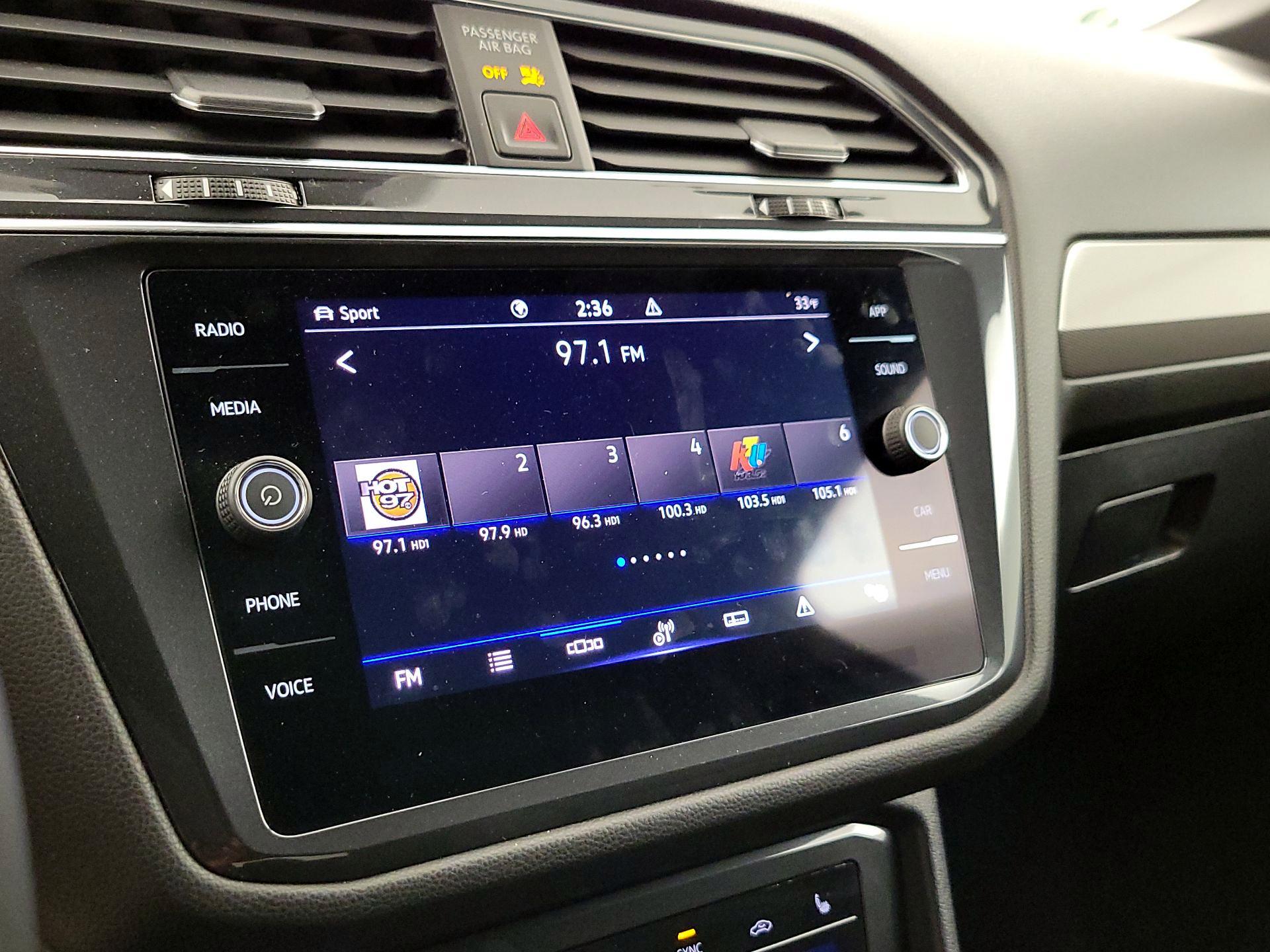 Thumbnail: 2023 Volkswagen Tiguan - 15