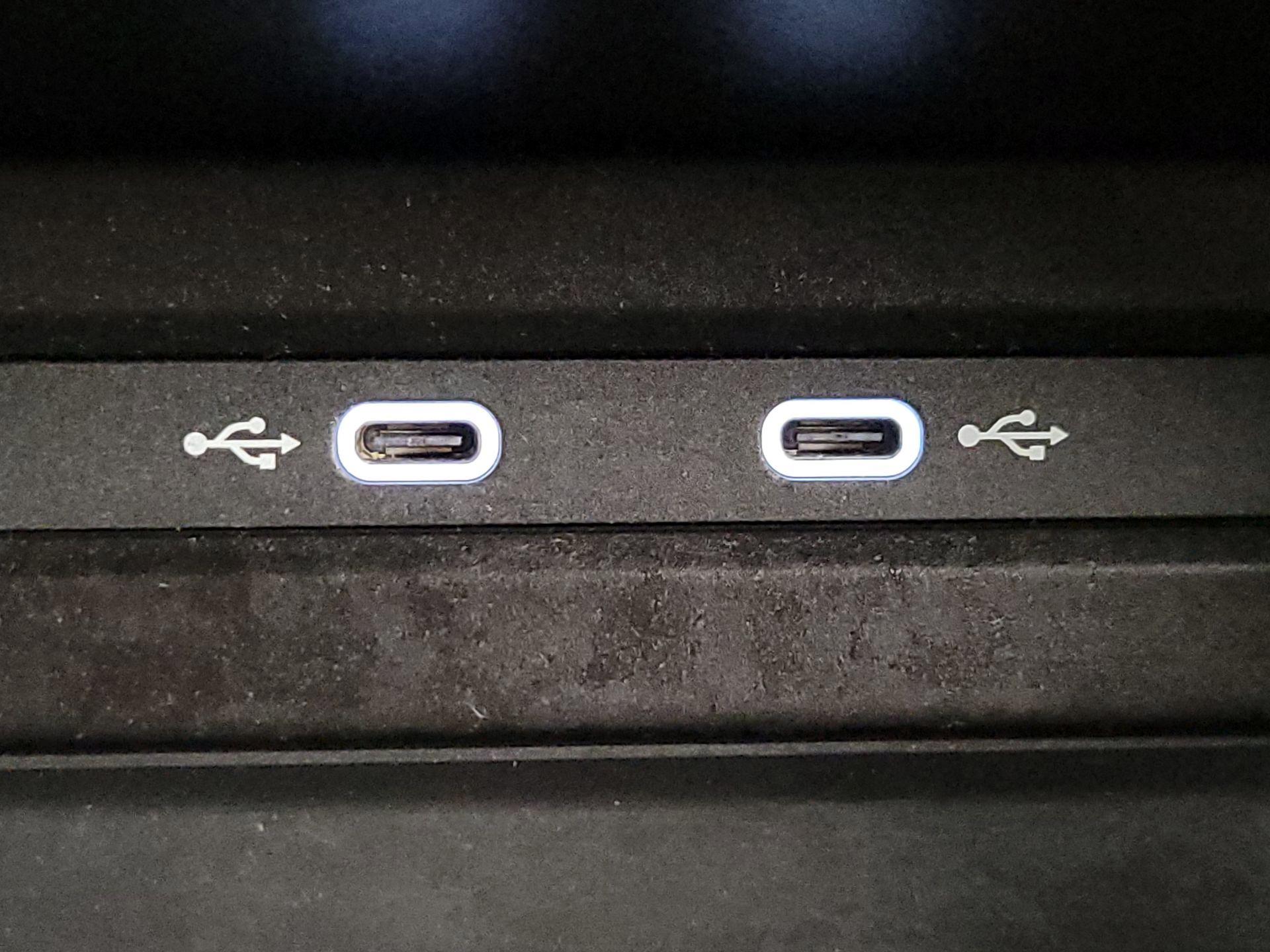 Thumbnail: 2023 Volkswagen Tiguan - 18