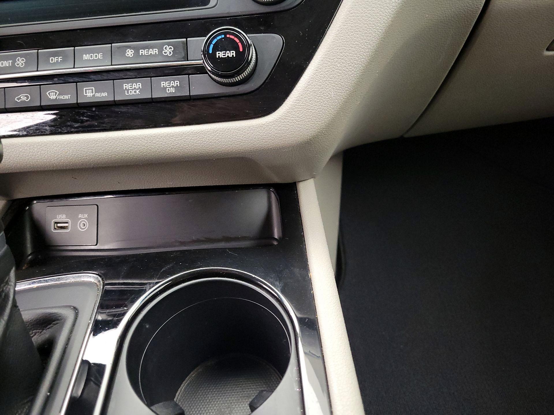 Thumbnail: 2017 Kia Sedona - 18