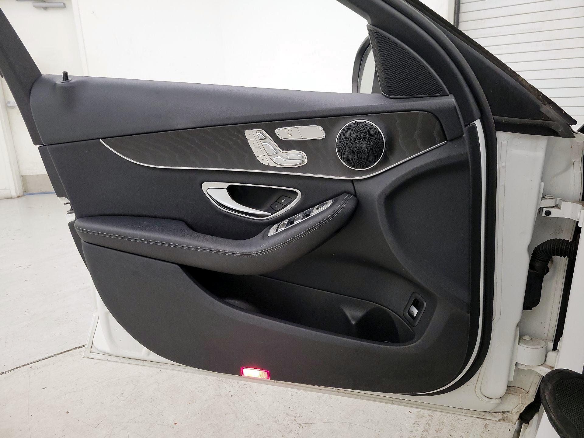 Thumbnail: 2017 Mercedes-Benz C-Class - 12