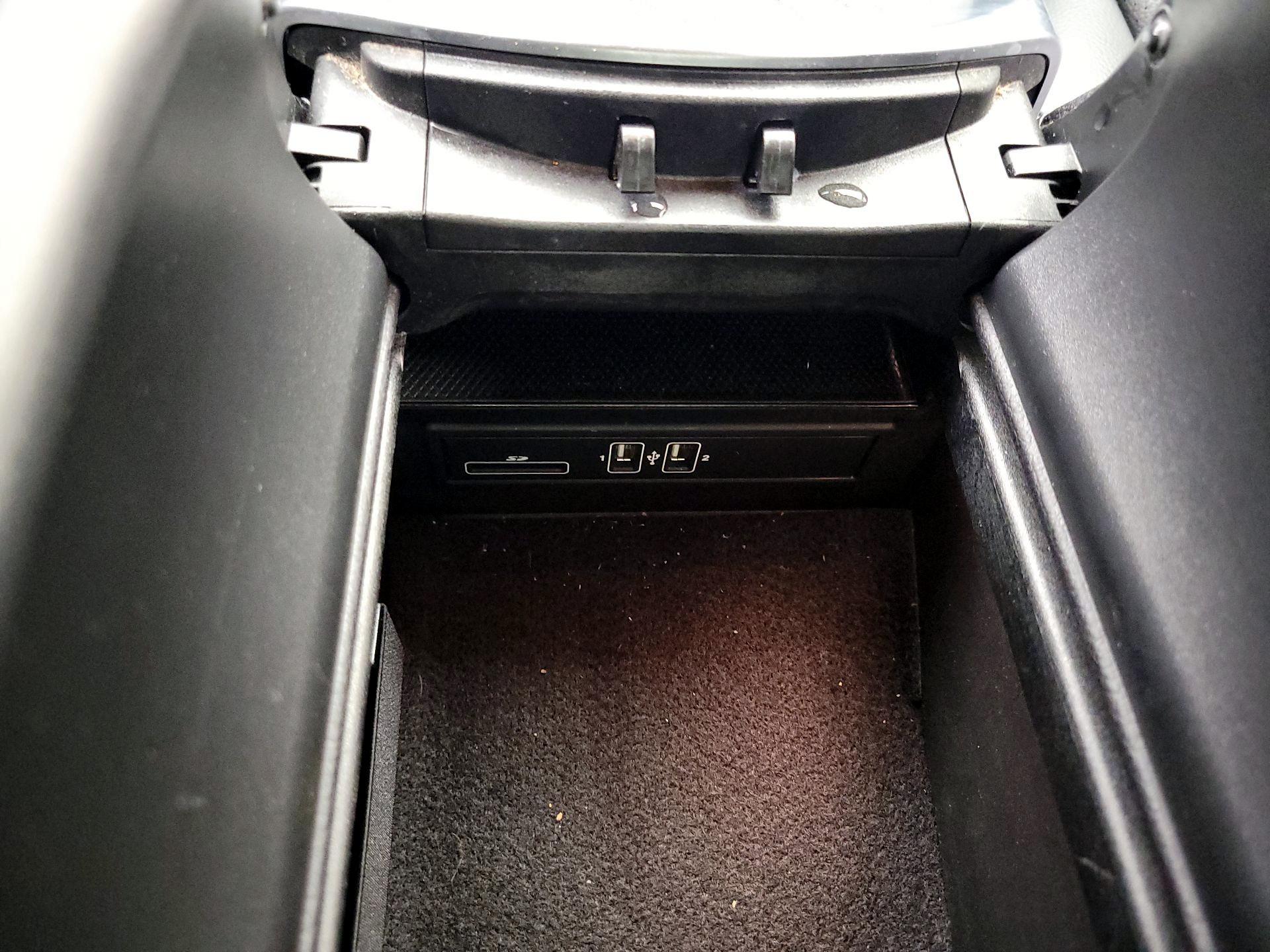 Thumbnail: 2017 Mercedes-Benz C-Class - 18