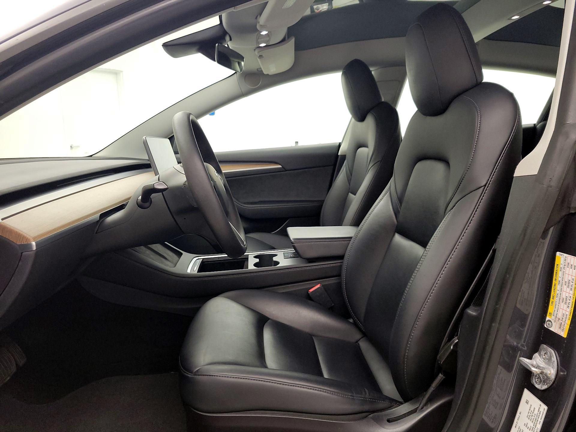 Thumbnail: 2022 Tesla Model 3 - 11