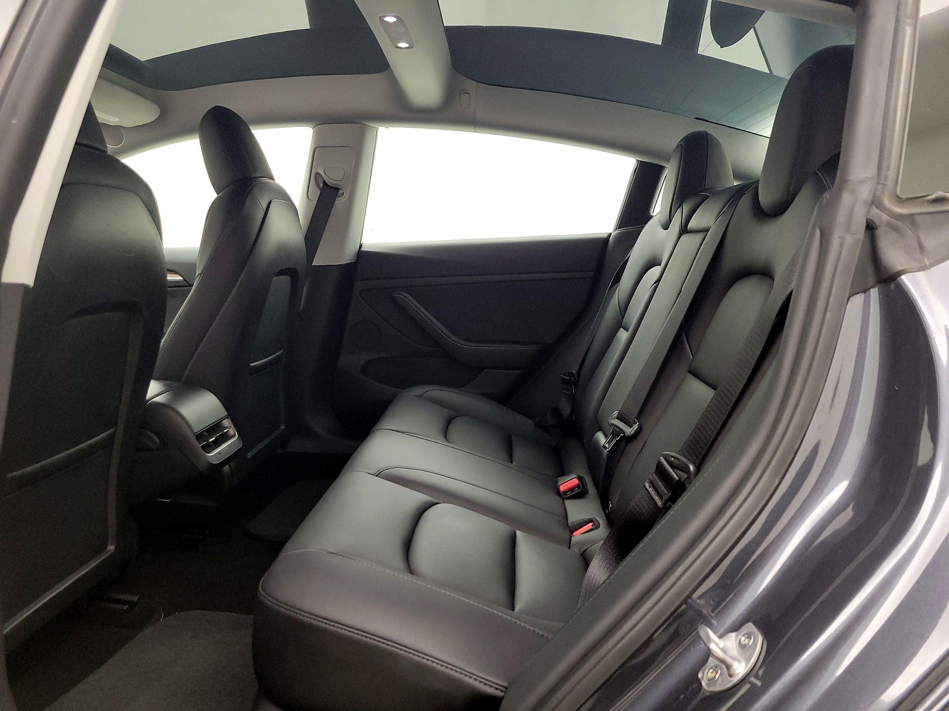 Thumbnail: 2022 Tesla Model 3 - 20