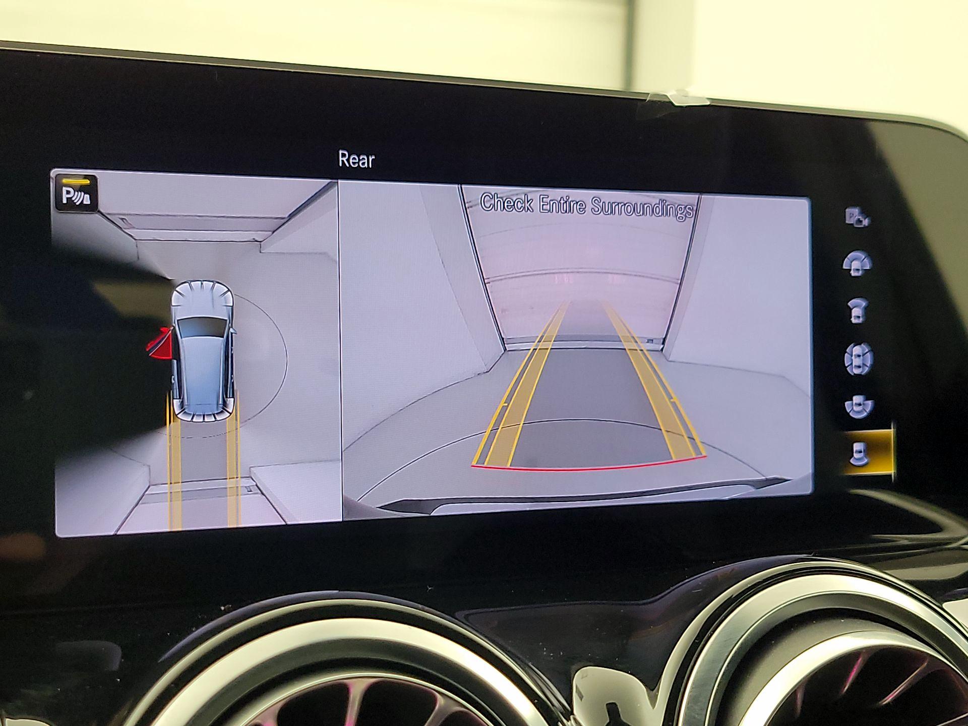 Thumbnail: 2021 Mercedes-Benz GLB - 14