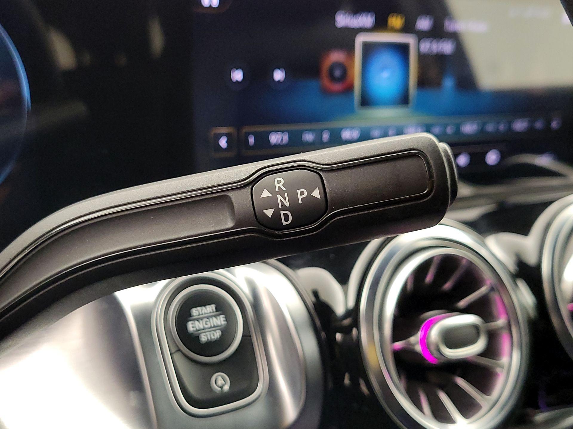 Thumbnail: 2021 Mercedes-Benz GLB - 17