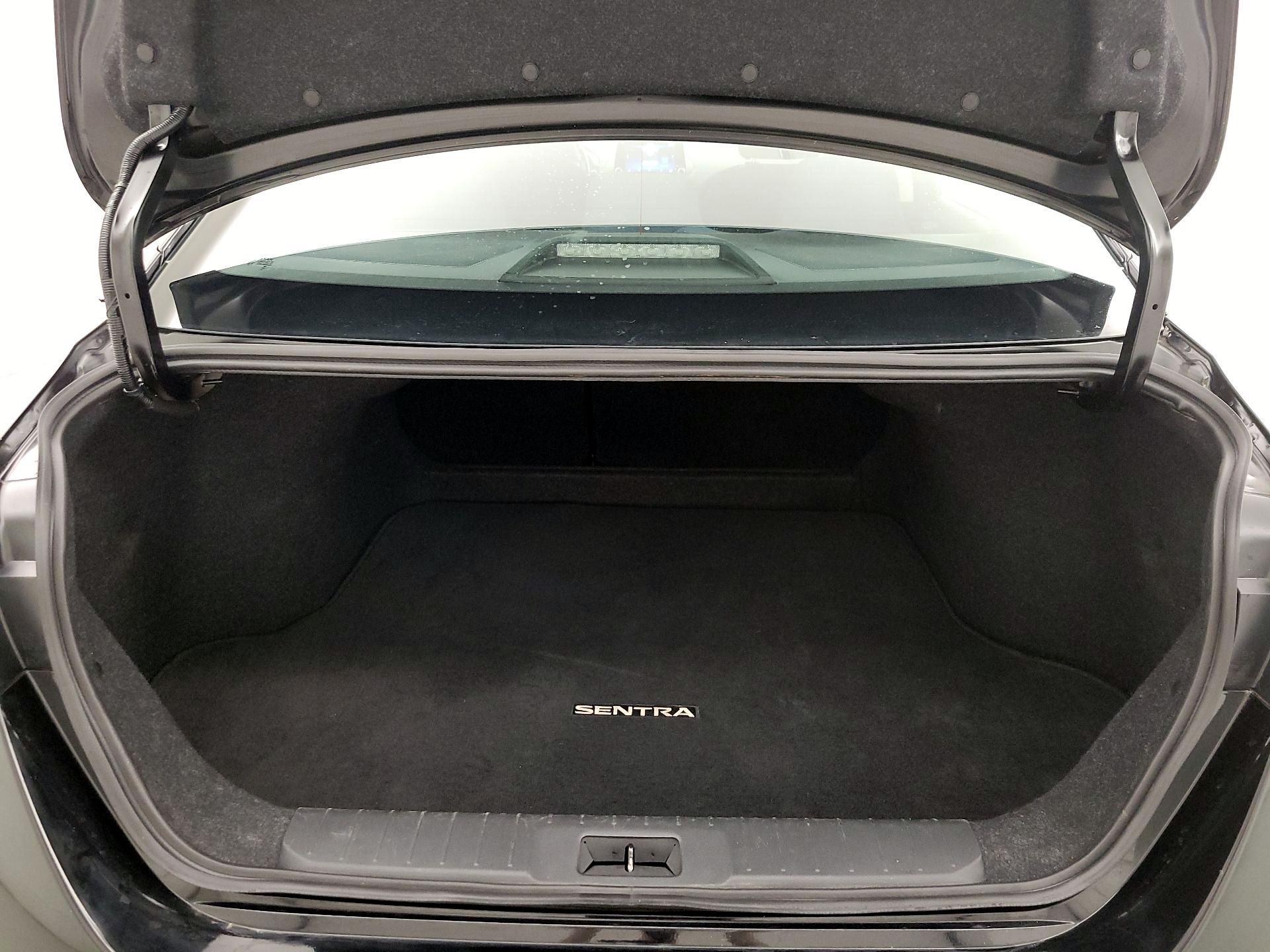 Thumbnail: 2022 Nissan Sentra - 20