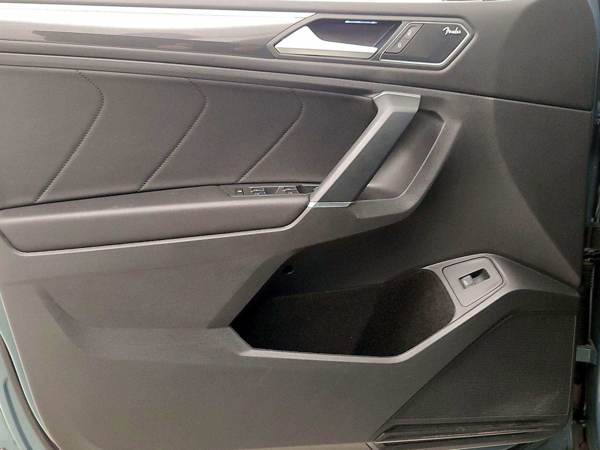 Thumbnail: 2020 Volkswagen Tiguan - 12