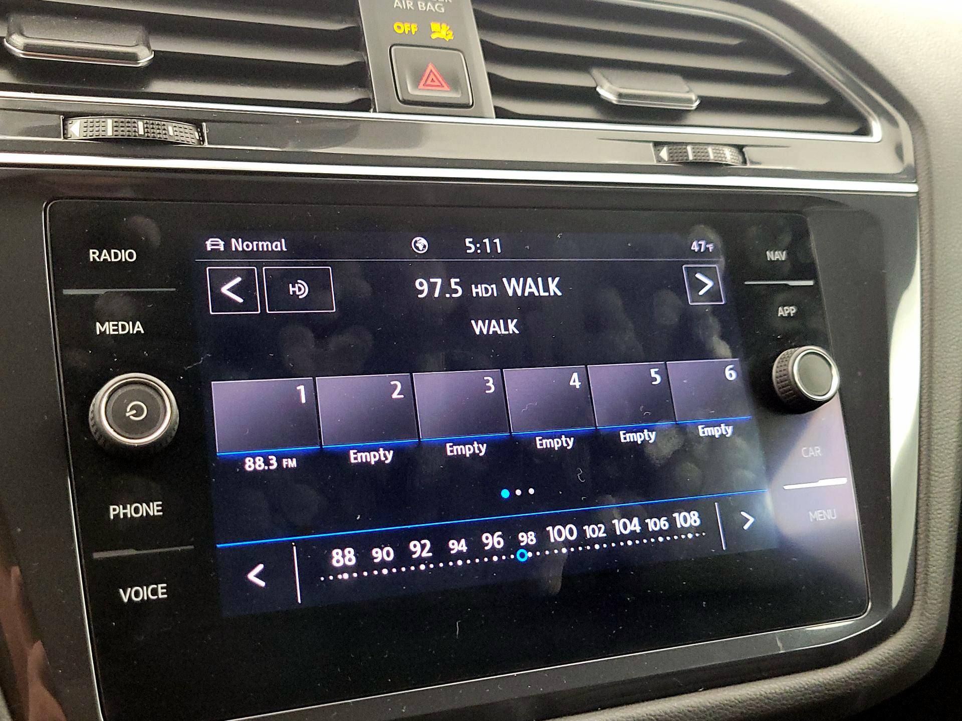 Thumbnail: 2020 Volkswagen Tiguan - 16