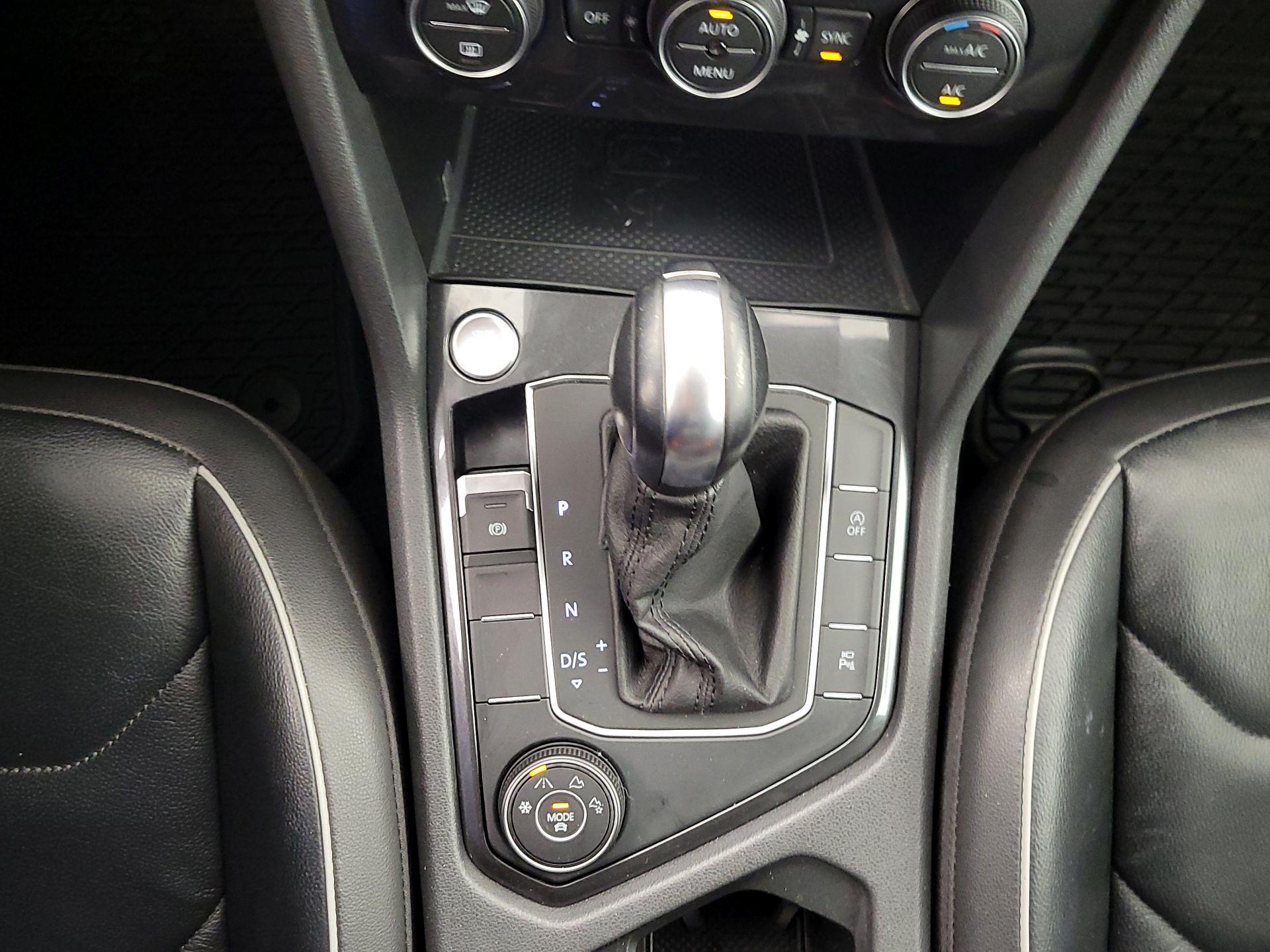 Thumbnail: 2020 Volkswagen Tiguan - 18